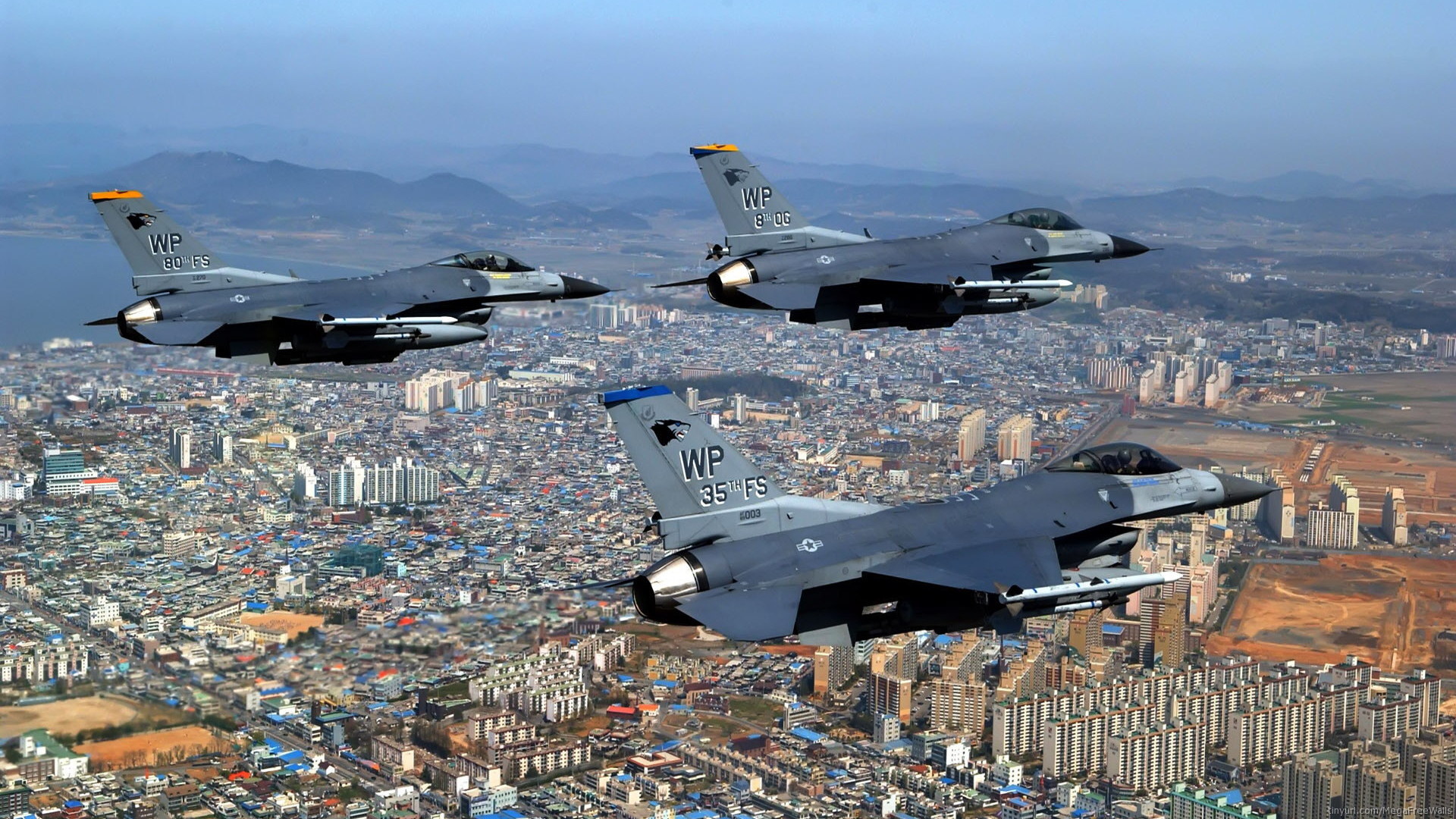 Скачати мобільні шпалери Військовий, General Dynamics F 16 Fighting Falcon, Реактивні Винищувачі безкоштовно.