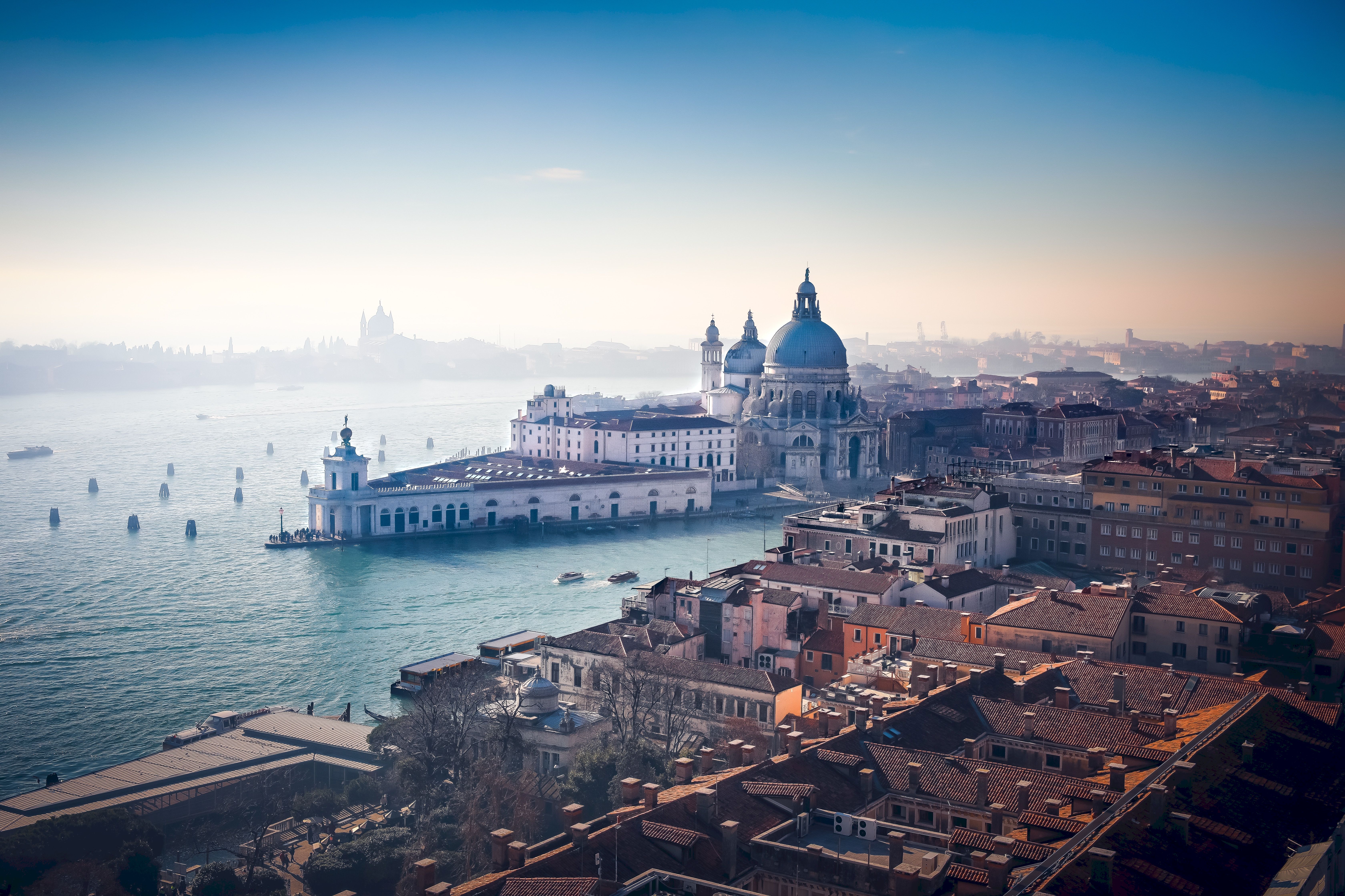 108924 baixar papel de parede itália, cidades, rios, arquitetura, veneza, vista de cima, ver de cima, canal - protetores de tela e imagens gratuitamente