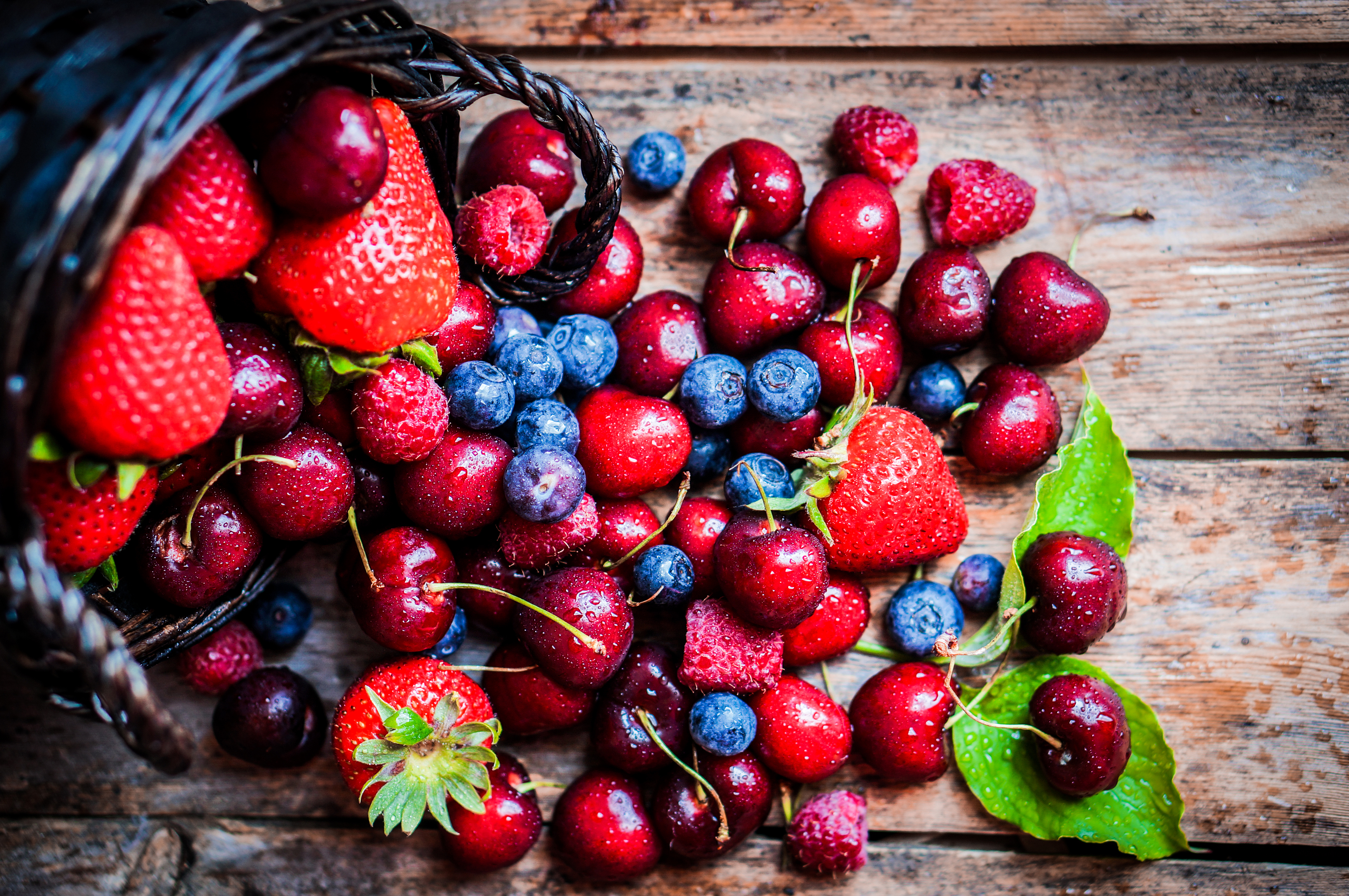 Download mobile wallpaper Food, Strawberry, Cherry, Blueberry, Raspberry, Berry, Fruit for free.