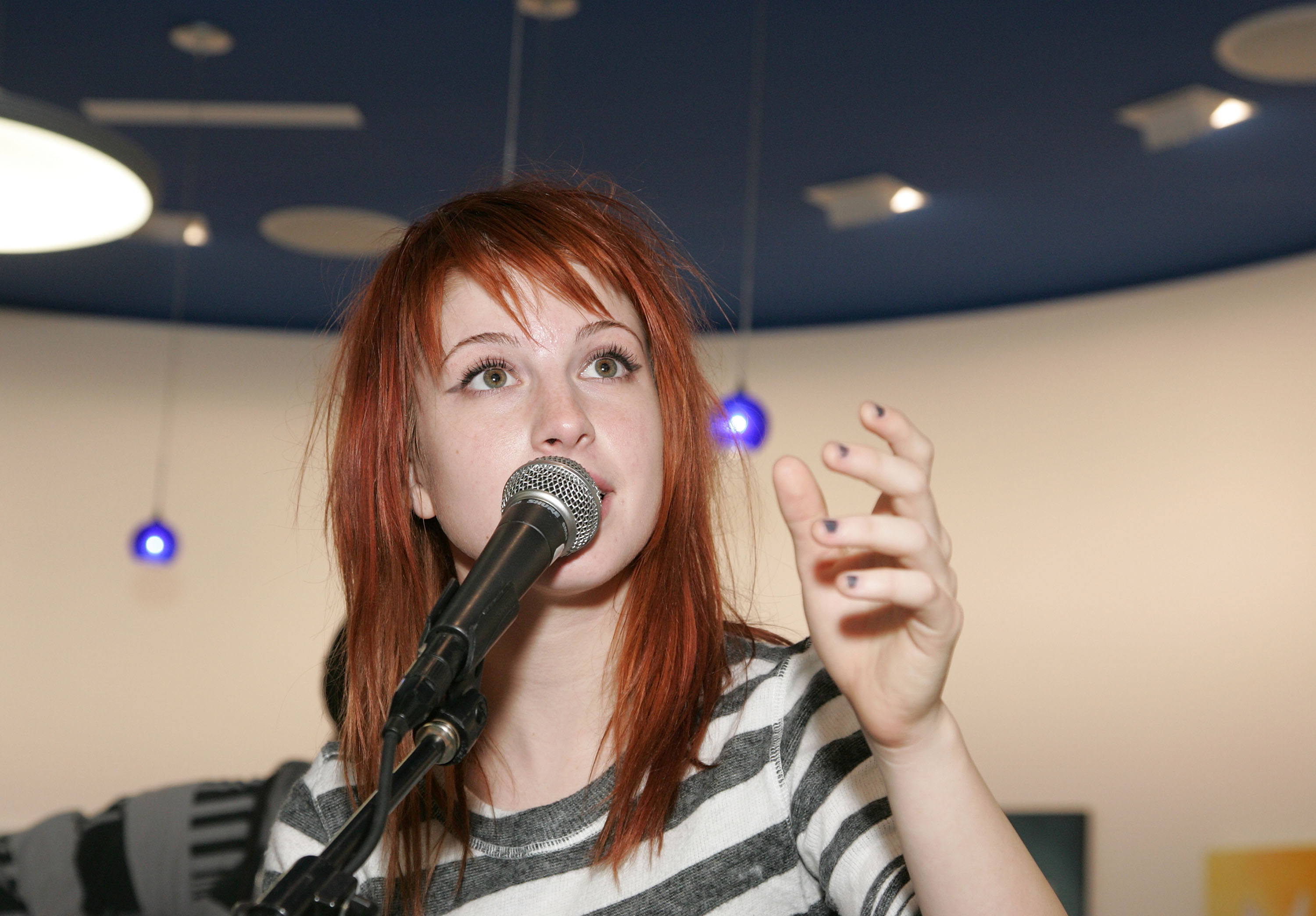 Handy-Wallpaper Musik, Hayley Williams kostenlos herunterladen.