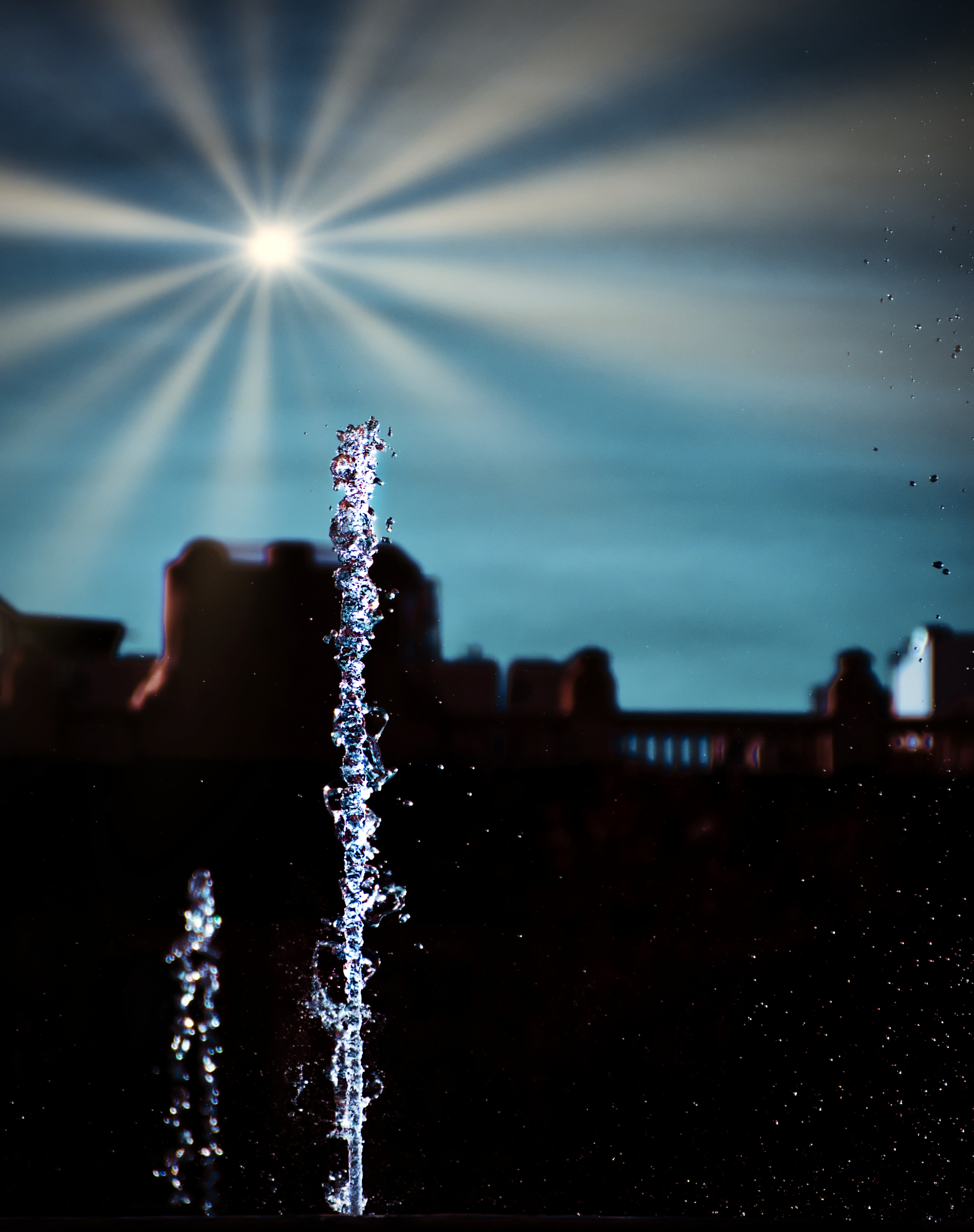 Free download wallpaper Fountain, Macro, Shine, Jet, Water, Light on your PC desktop
