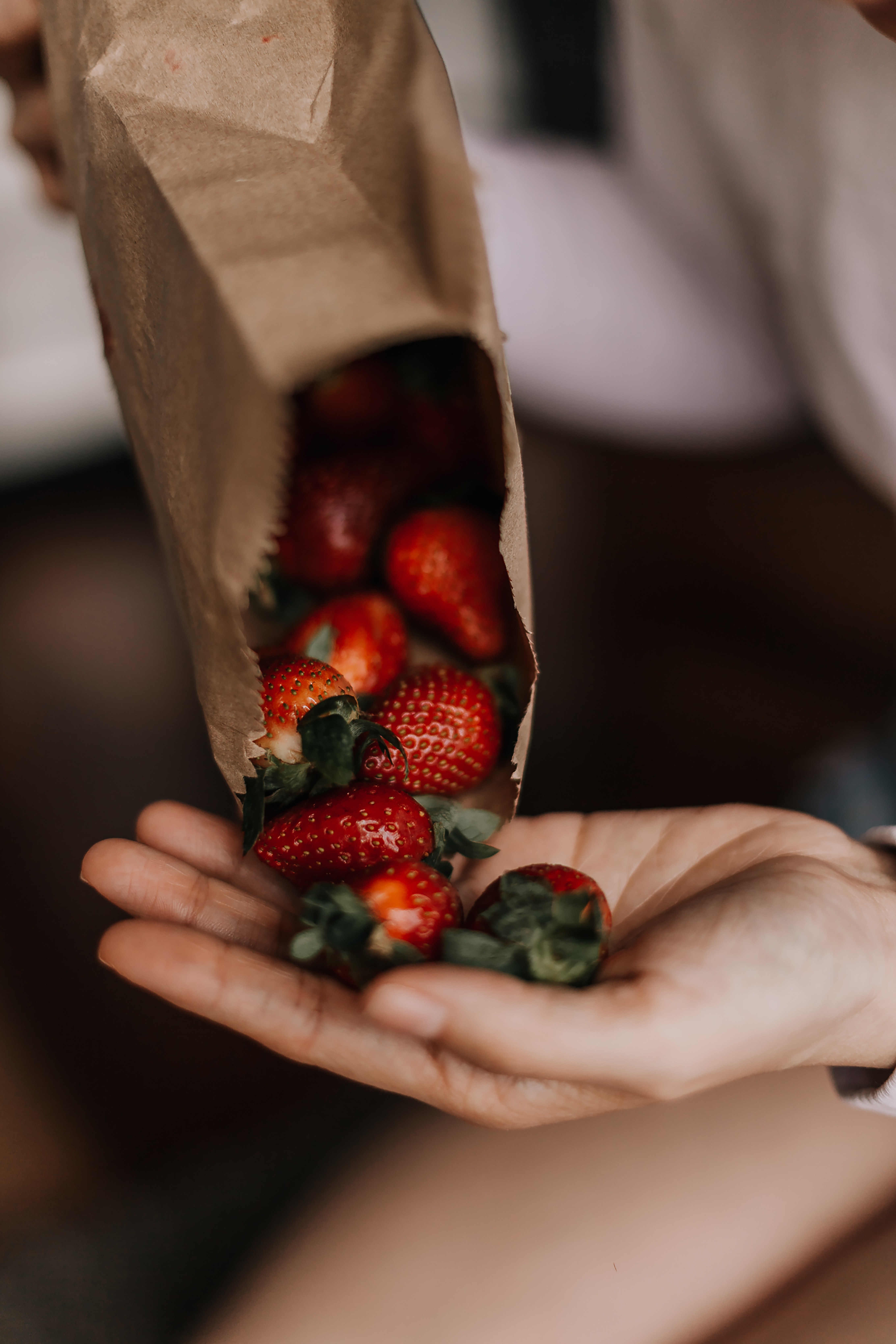 package, fruits, food, strawberry, berries, hand, packet