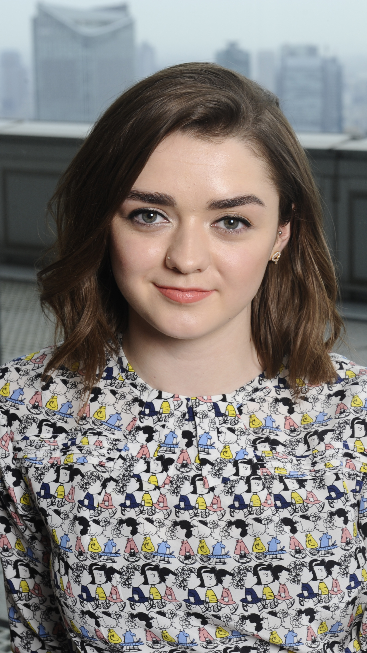 Téléchargez des papiers peints mobile Anglais, Brunette, Brune, Célébrités, Actrice, Maisie Williams gratuitement.