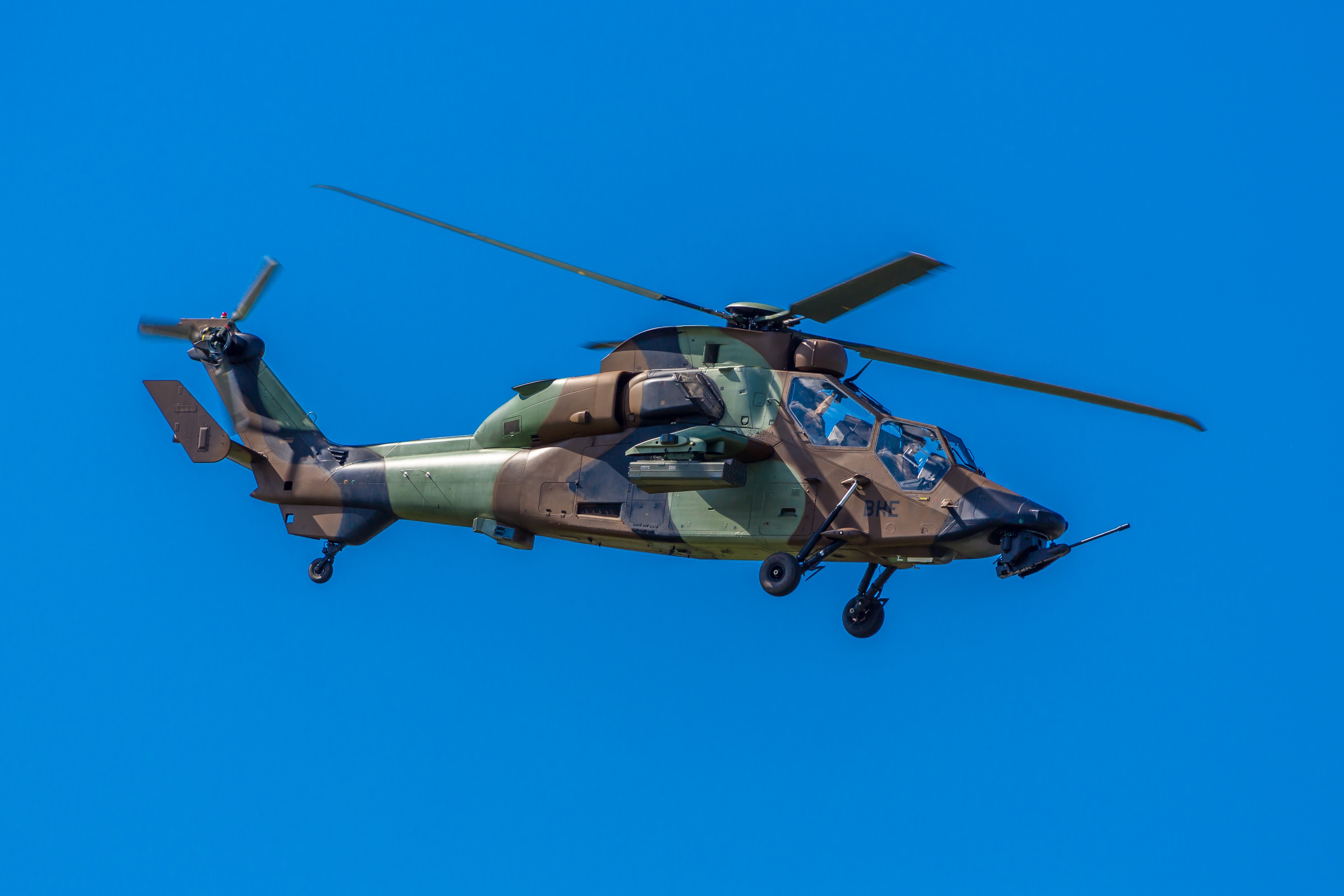 383035 Hintergrundbild herunterladen militär, eurocopter tiger, kampfhubschrauber, helikopter, militärhubschrauber - Bildschirmschoner und Bilder kostenlos