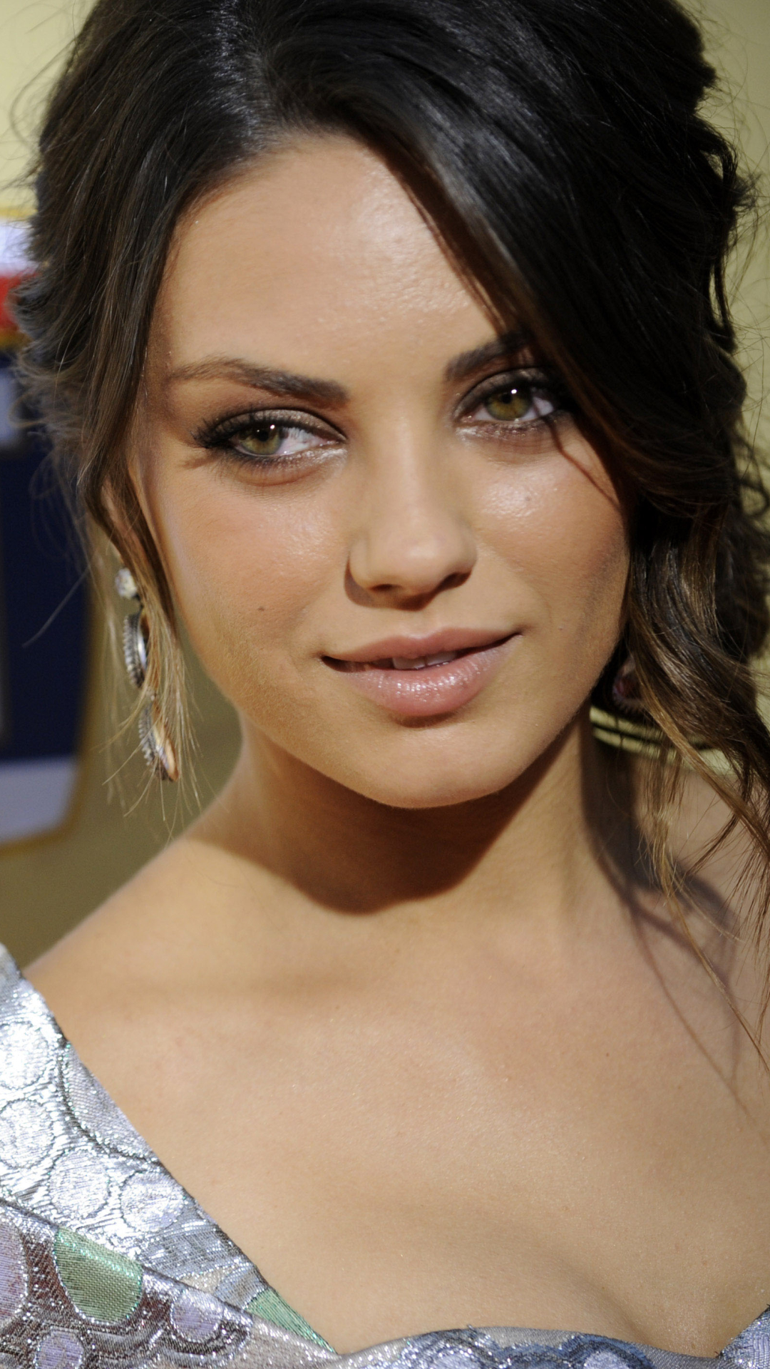 Download mobile wallpaper Mila Kunis, Celebrity for free.