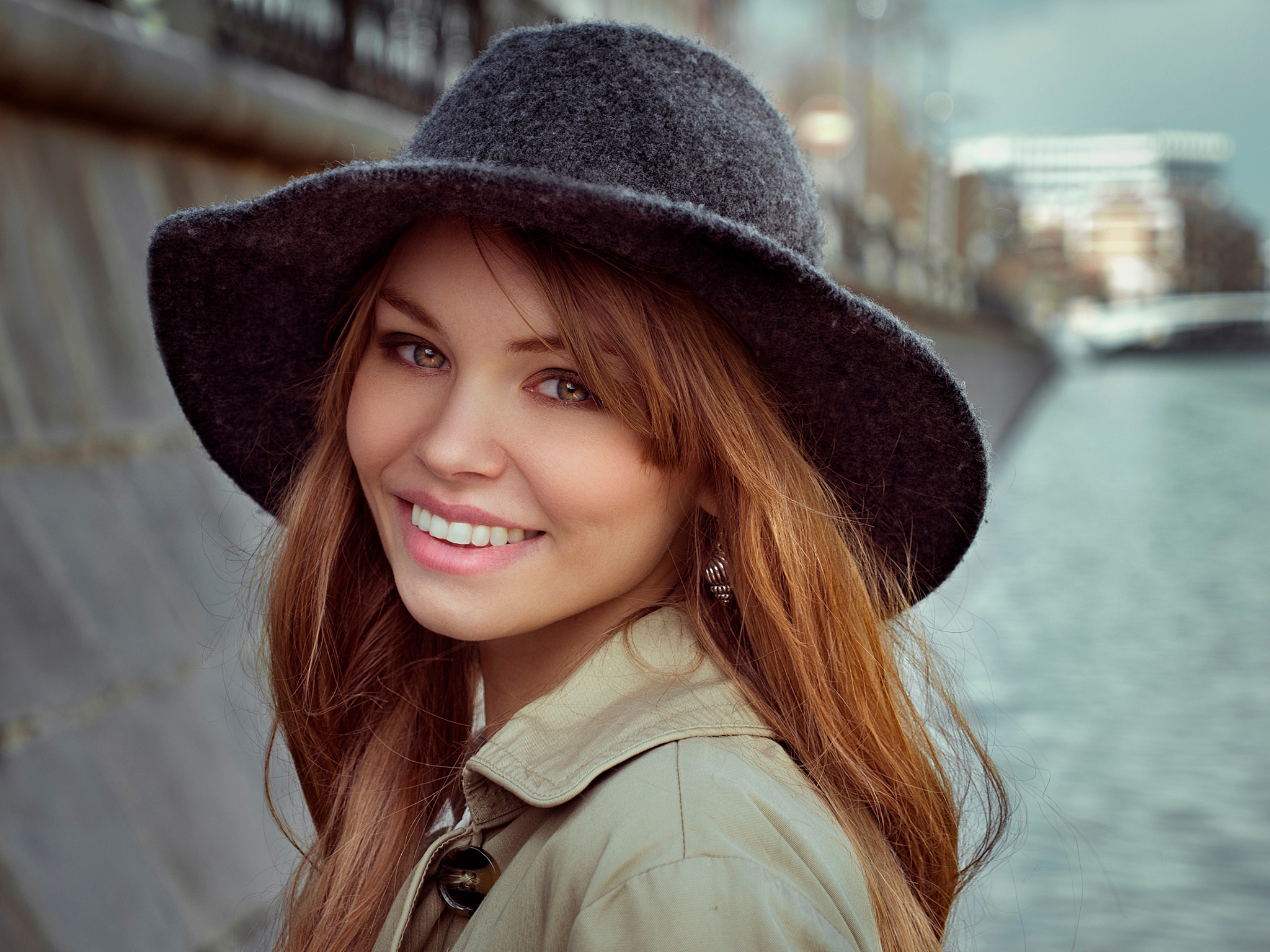 無料モバイル壁紙帽子, ロシア, 顔, モデル, 笑顔, 女性, 被写界深度, アナスタシヤ・スケグロワをダウンロードします。