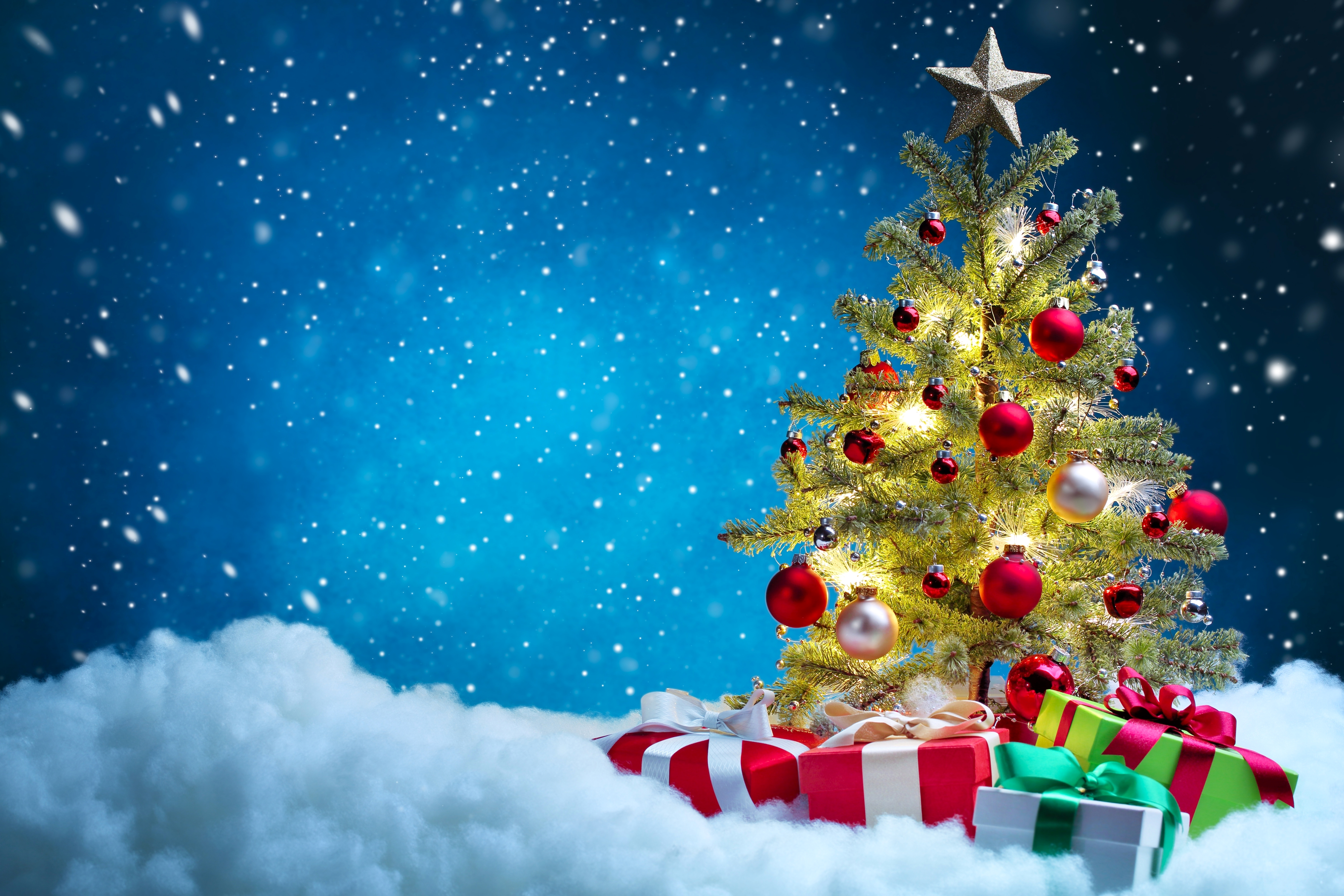 PCデスクトップに雪, クリスマス, 贈り物, クリスマスツリー, クリスマスオーナメント, ホリデー画像を無料でダウンロード