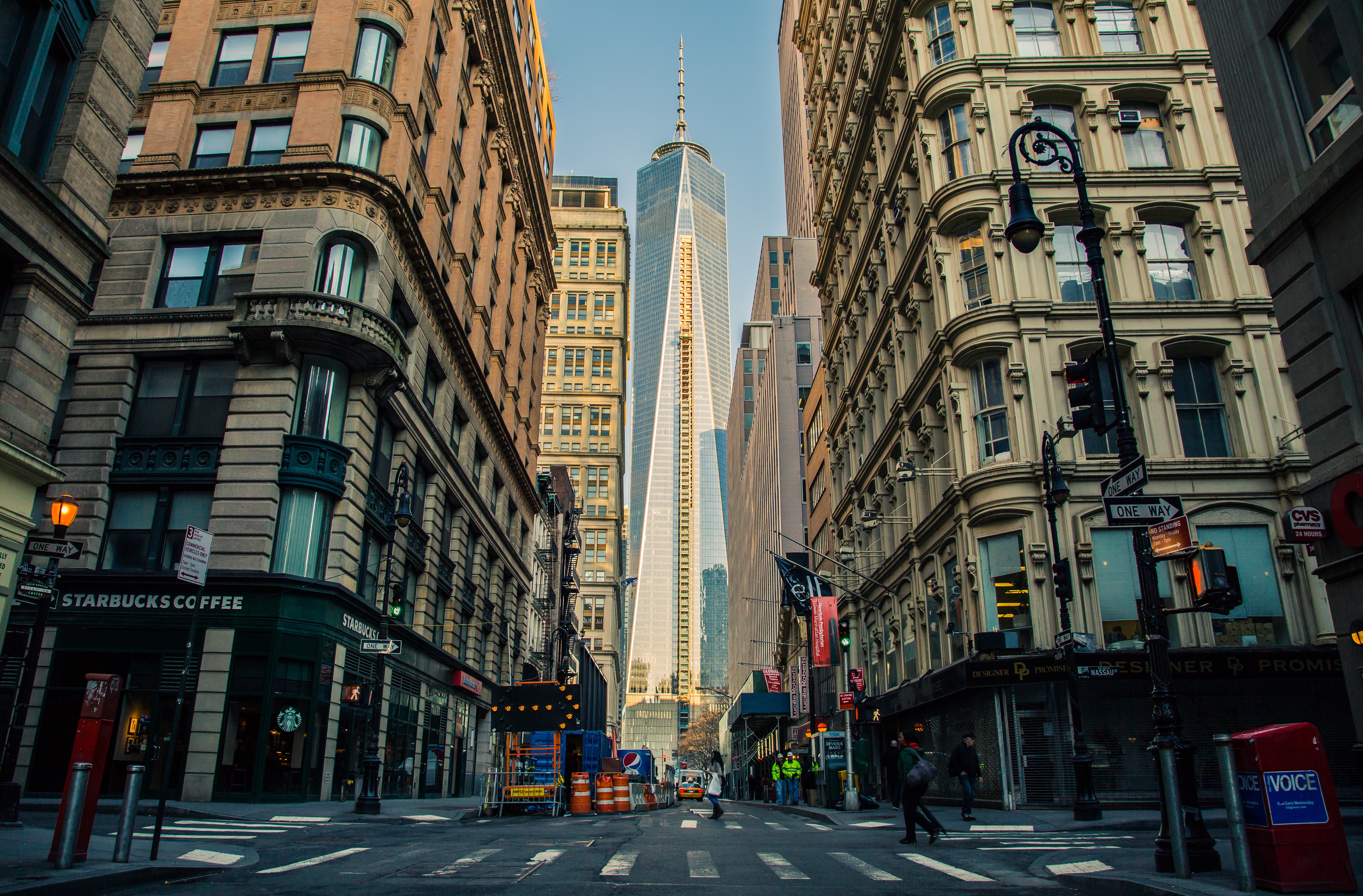 Скачать картинку Города, Здание, Улица, Нью Йорк, Сделано Человеком, Манхэттен в телефон бесплатно.
