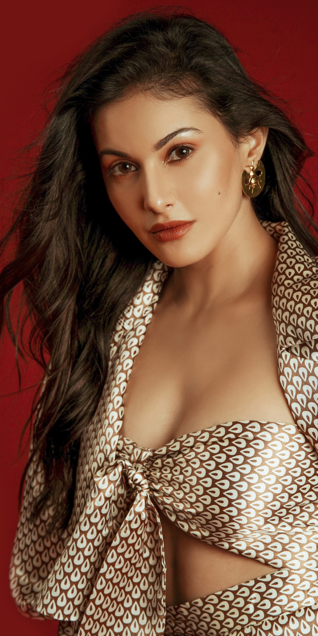 Download mobile wallpaper Brunette, Indian, Celebrity, Actress, Bollywood, Amyra Dastur for free.