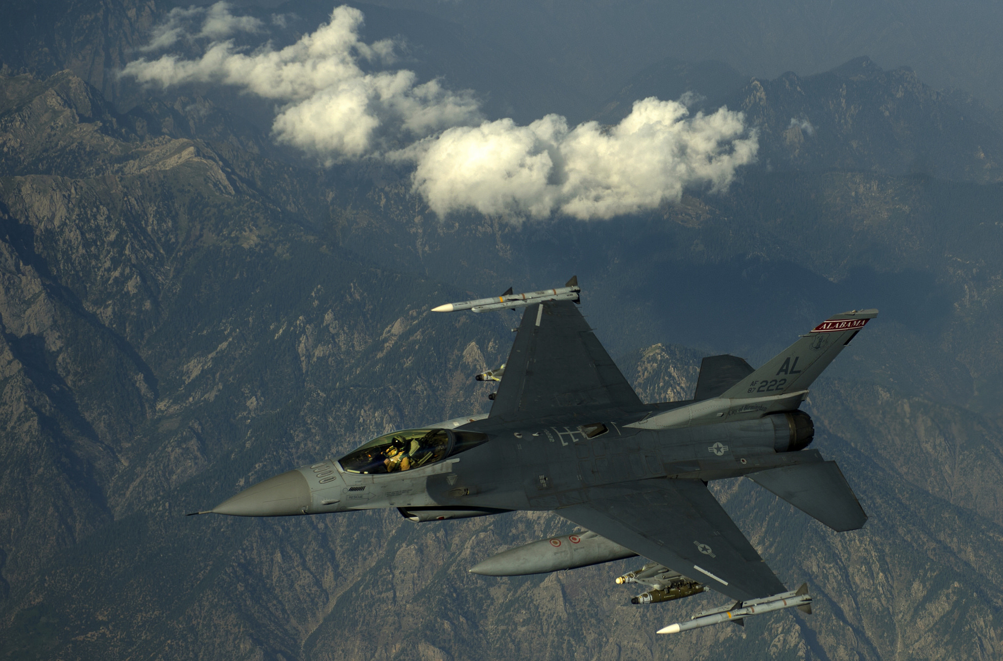 Laden Sie das Flugzeuge, Militär, Düsenjäger, Kampfjets, General Dynamics F 16 Kampffalke, Kampfflugzeug-Bild kostenlos auf Ihren PC-Desktop herunter