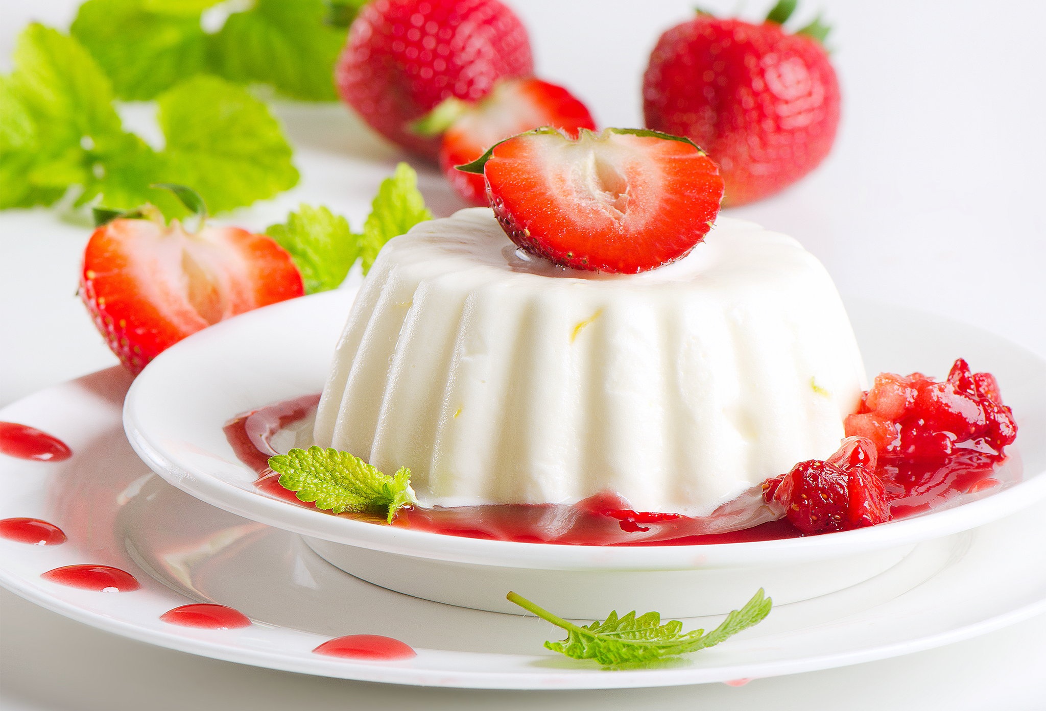 Download mobile wallpaper Food, Strawberry, Dessert for free.