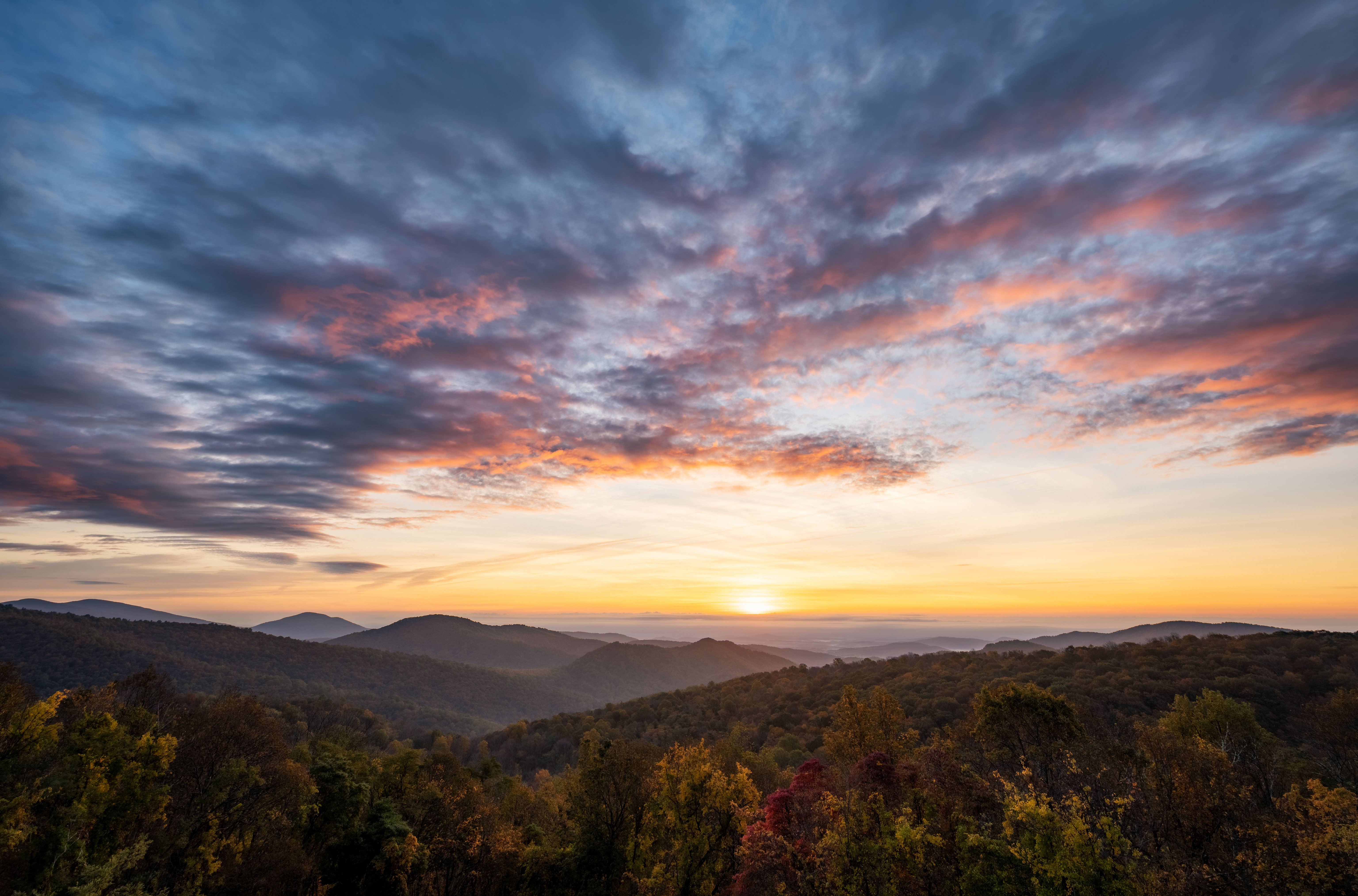 Download mobile wallpaper Dusk, Mountains, Twilight, Horizon, Sunset, Landscape, Nature for free.