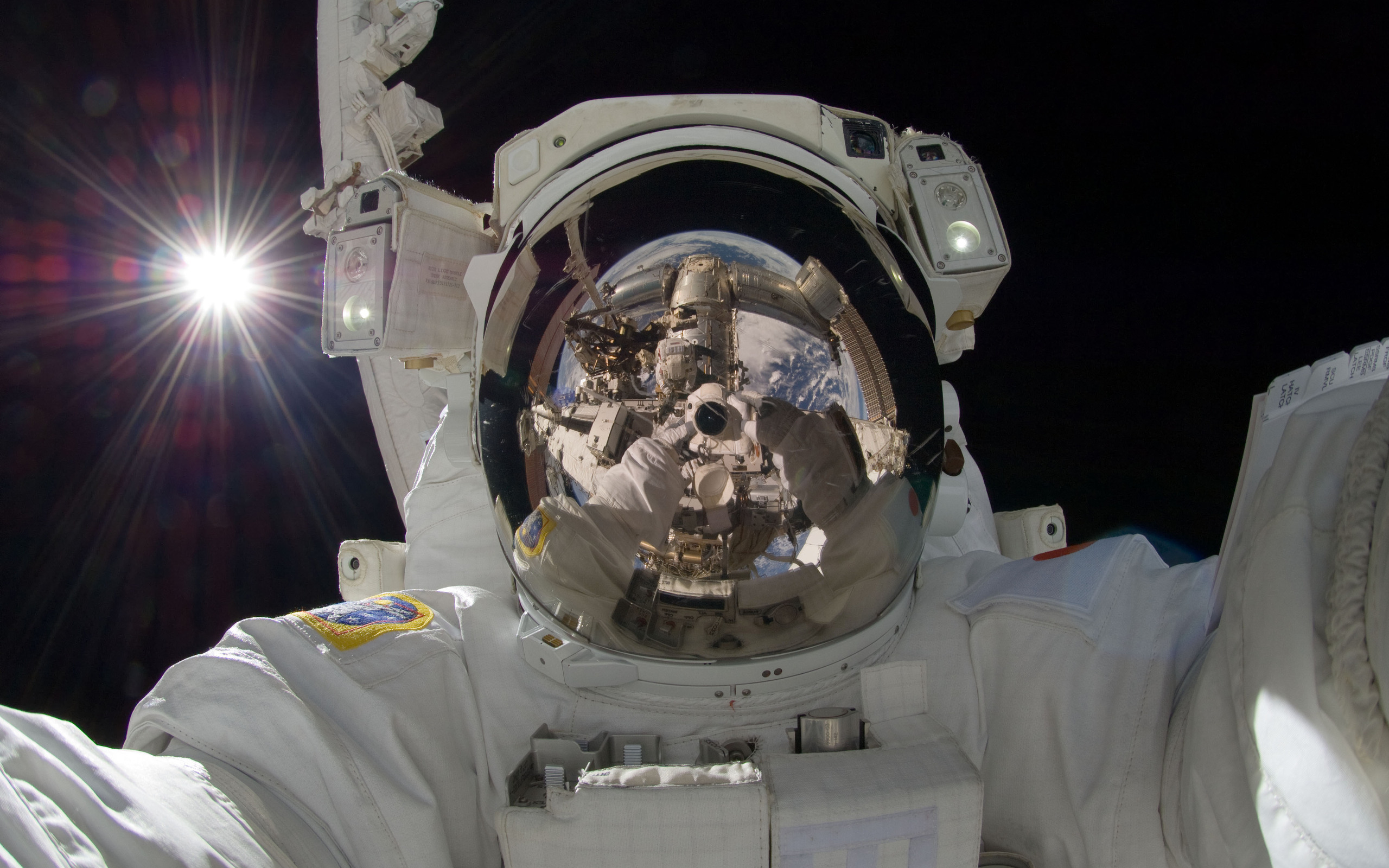 Скачать картинку Космос, Астронавт, Научная Фантастика, Наса в телефон бесплатно.