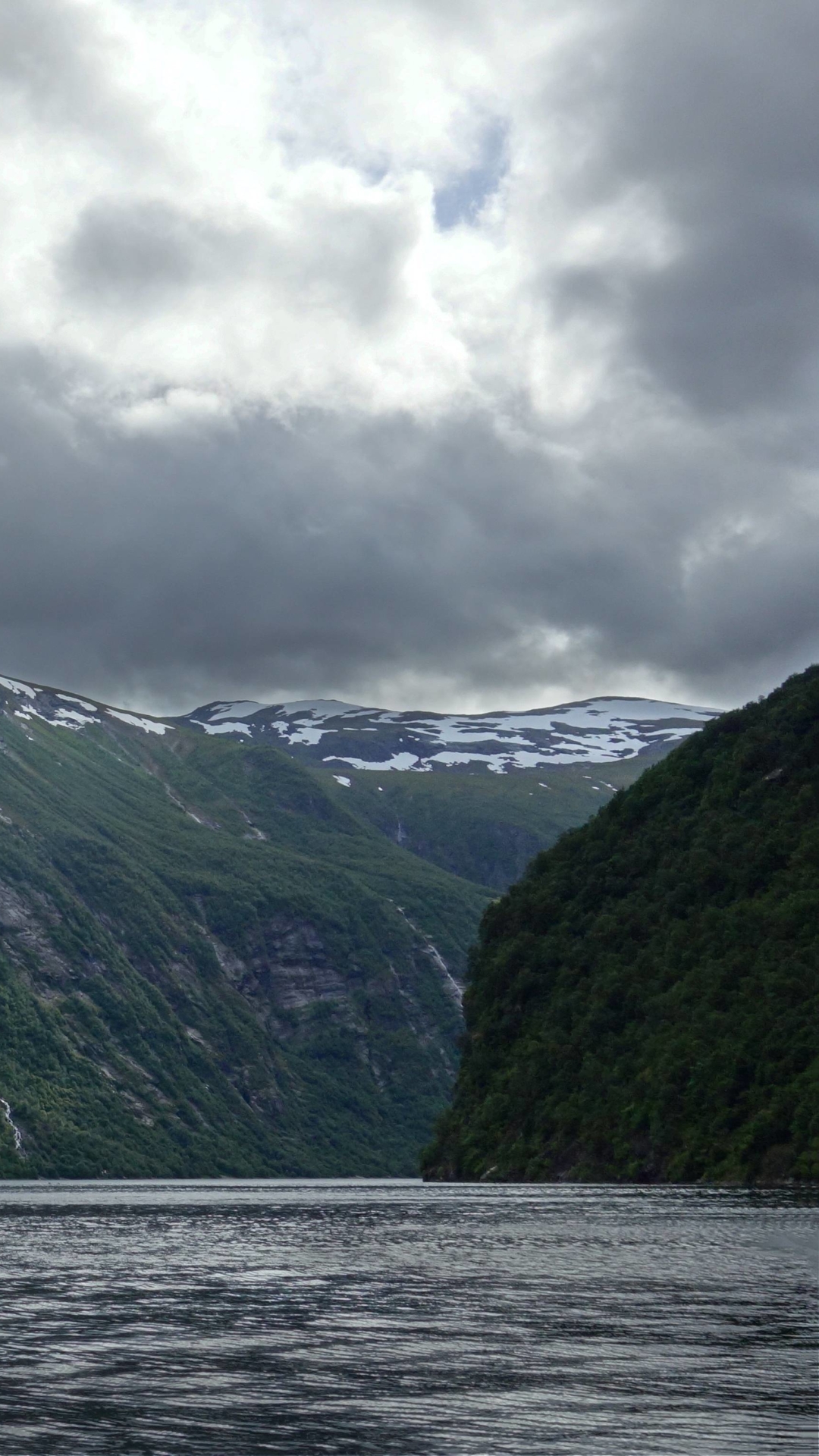 Скачать картинку Пейзаж, Норвегия, Ландшафт, Земля/природа, Фьорд в телефон бесплатно.