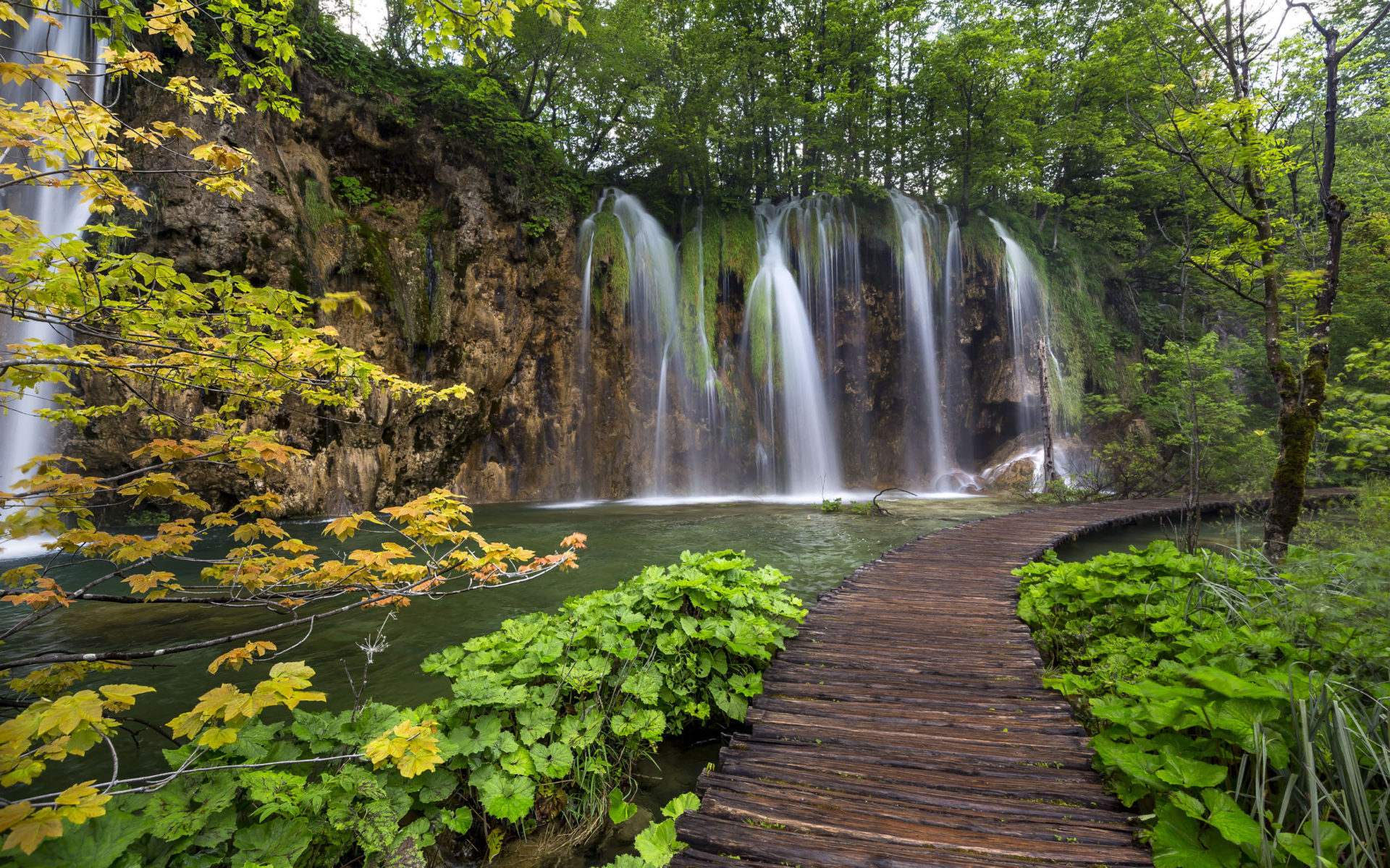 Free download wallpaper Waterfalls, Pier, Waterfall, Earth, Walkway, Plitvice Lake on your PC desktop