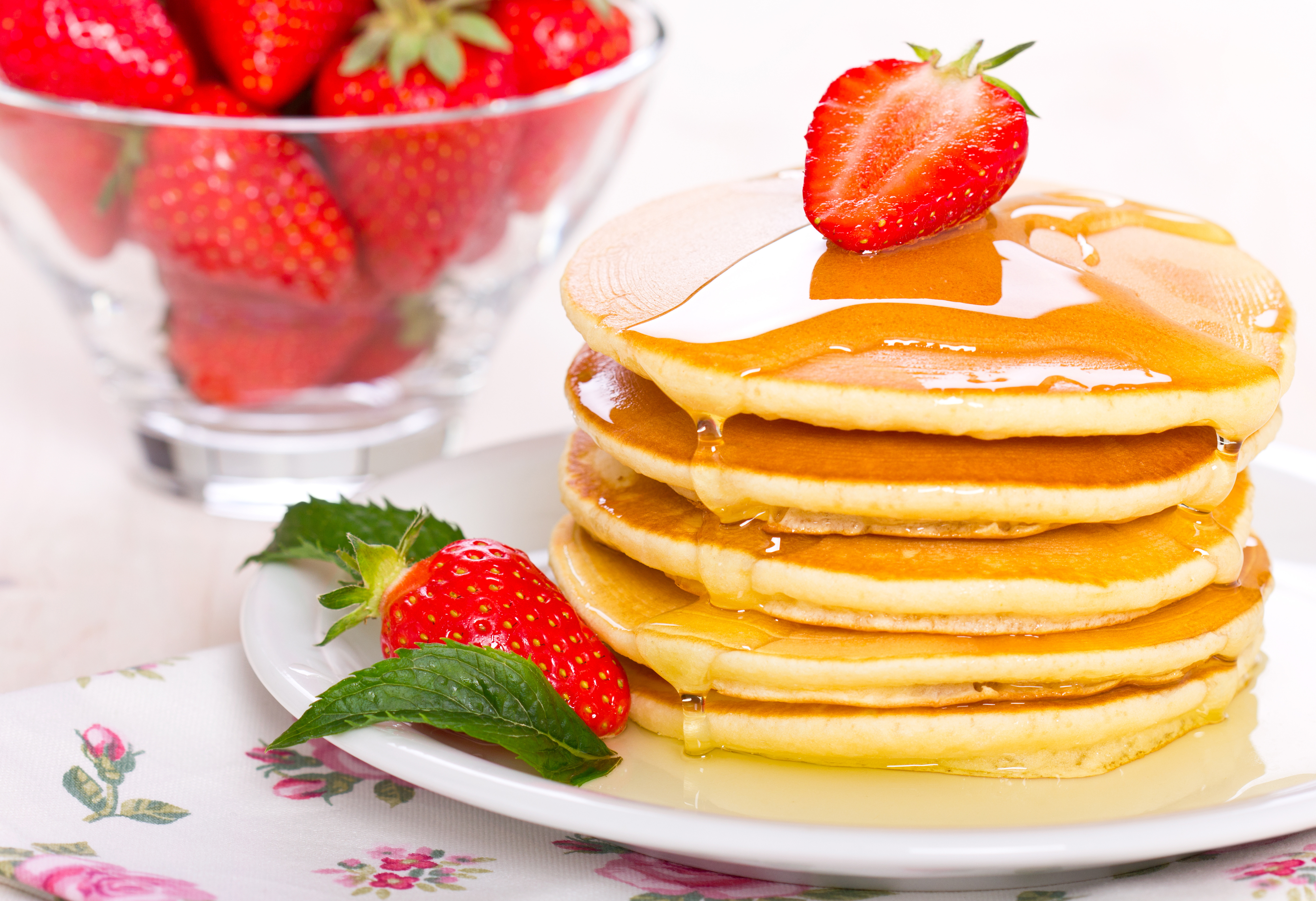 Free download wallpaper Food, Strawberry, Breakfast, Pancake on your PC desktop