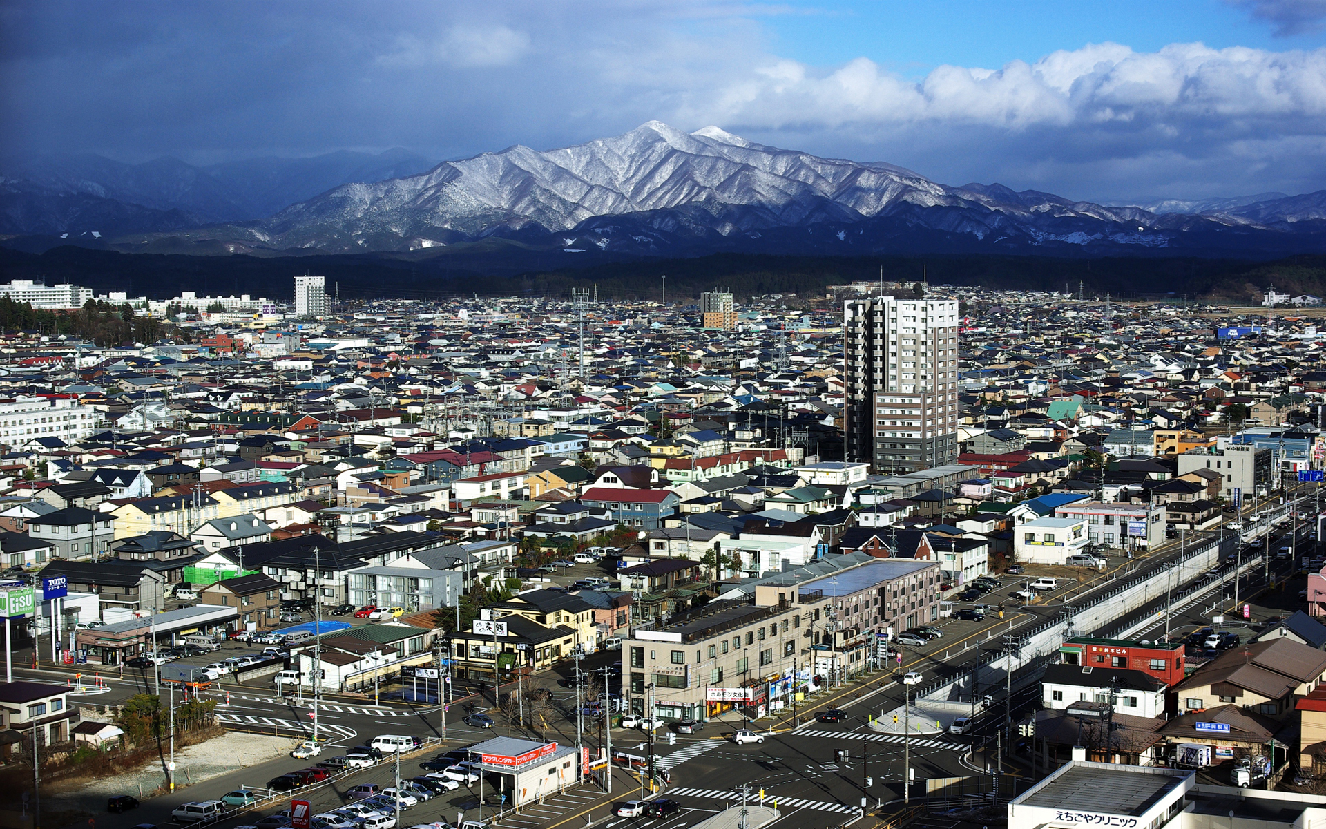 Скачать картинку Япония, Города, Сделано Человеком, Город в телефон бесплатно.