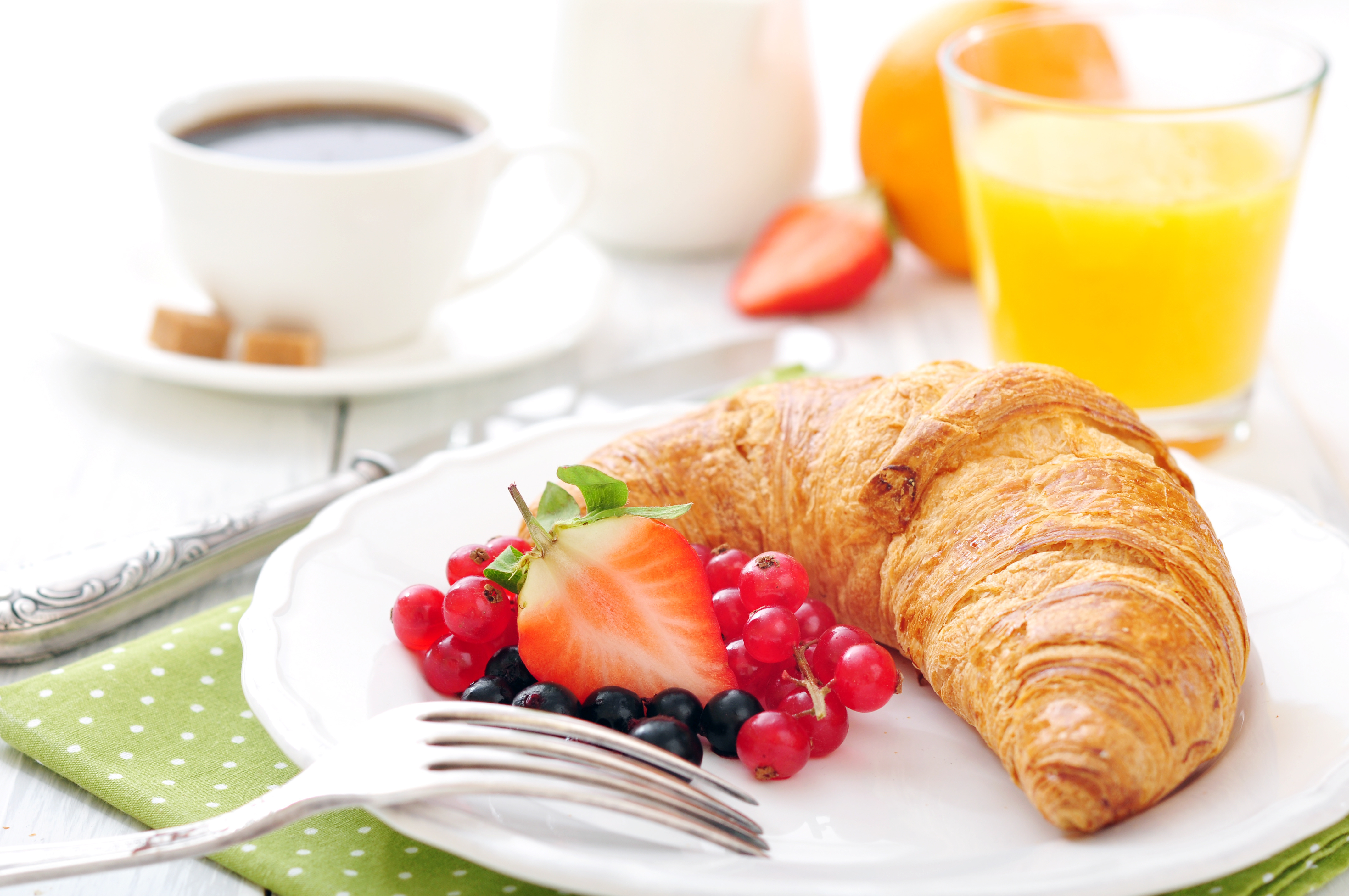 Free download wallpaper Food, Strawberry, Coffee, Breakfast, Croissant, Juice on your PC desktop