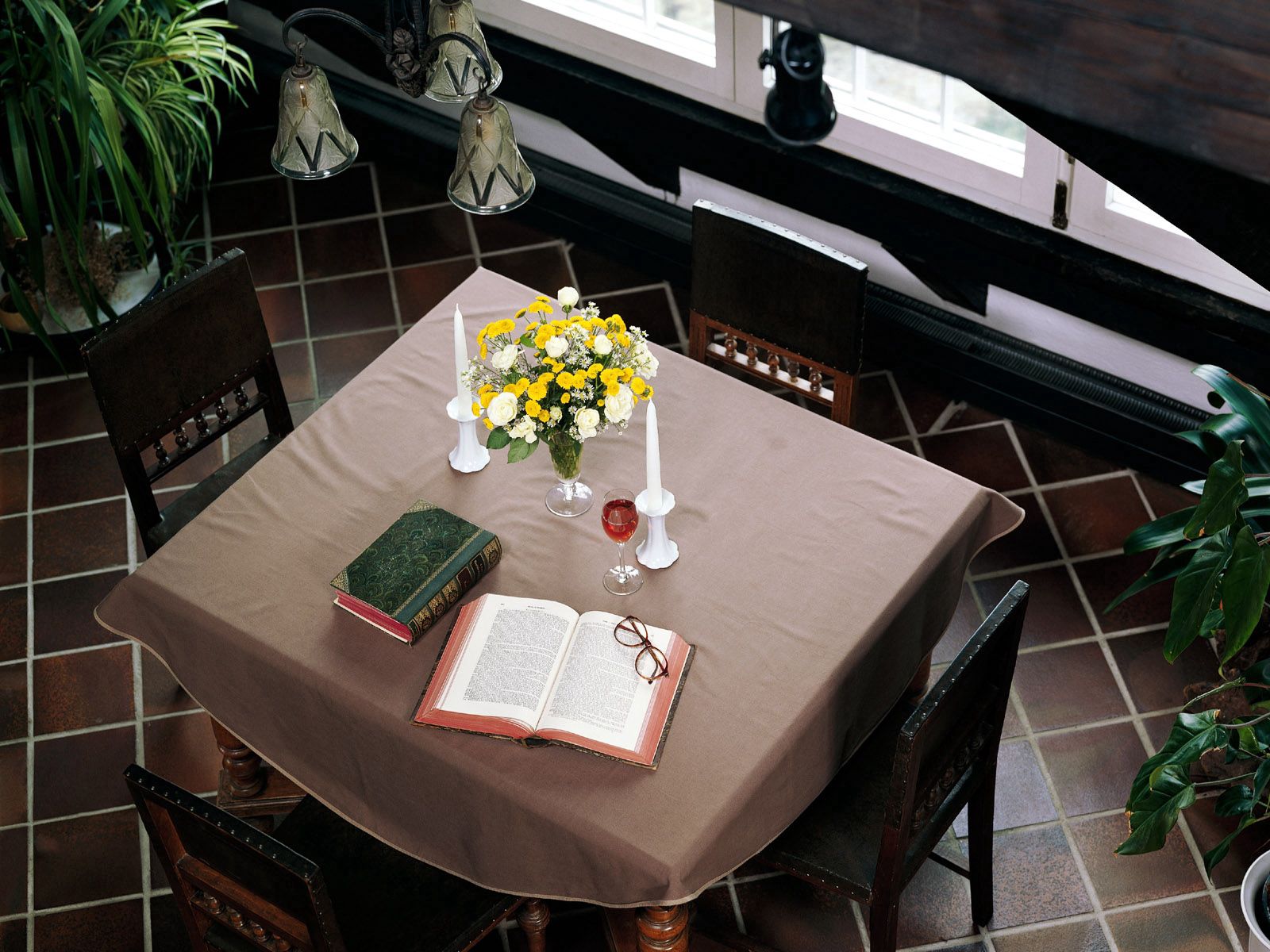 miscellanea, miscellaneous, table, furniture, cafe, café, tablecloth