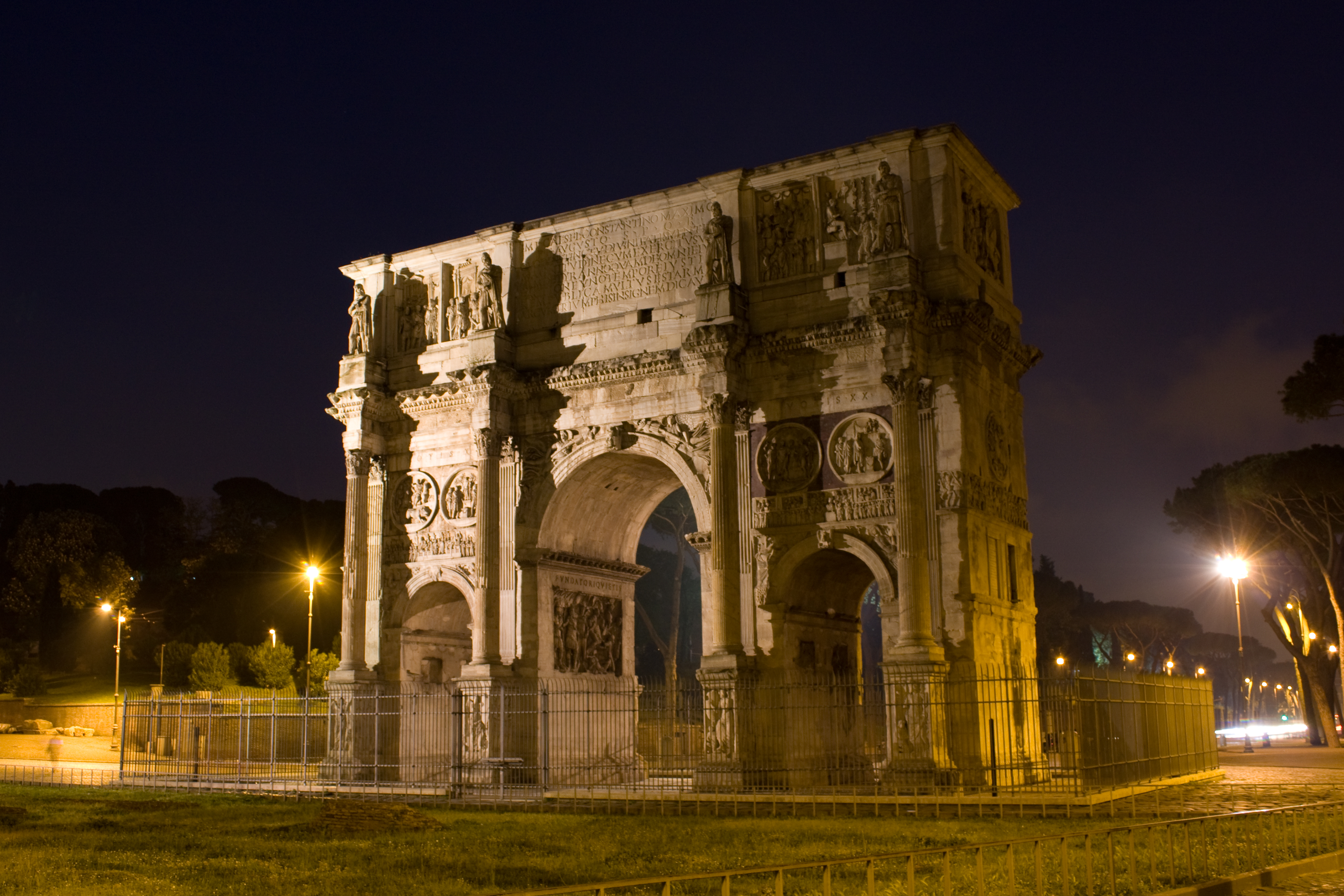Handy-Wallpaper Architektur, Italien, Säulen, Monument, Ruinen, Rom, Monumente, Menschengemacht, Felsentor, Konstantinsbogen kostenlos herunterladen.