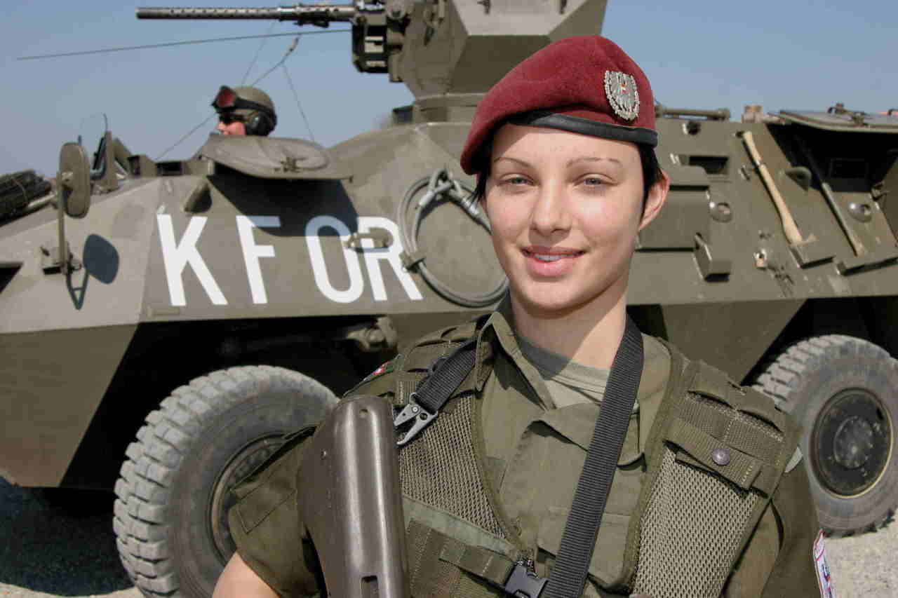 Handy-Wallpaper Militär, Frauen kostenlos herunterladen.