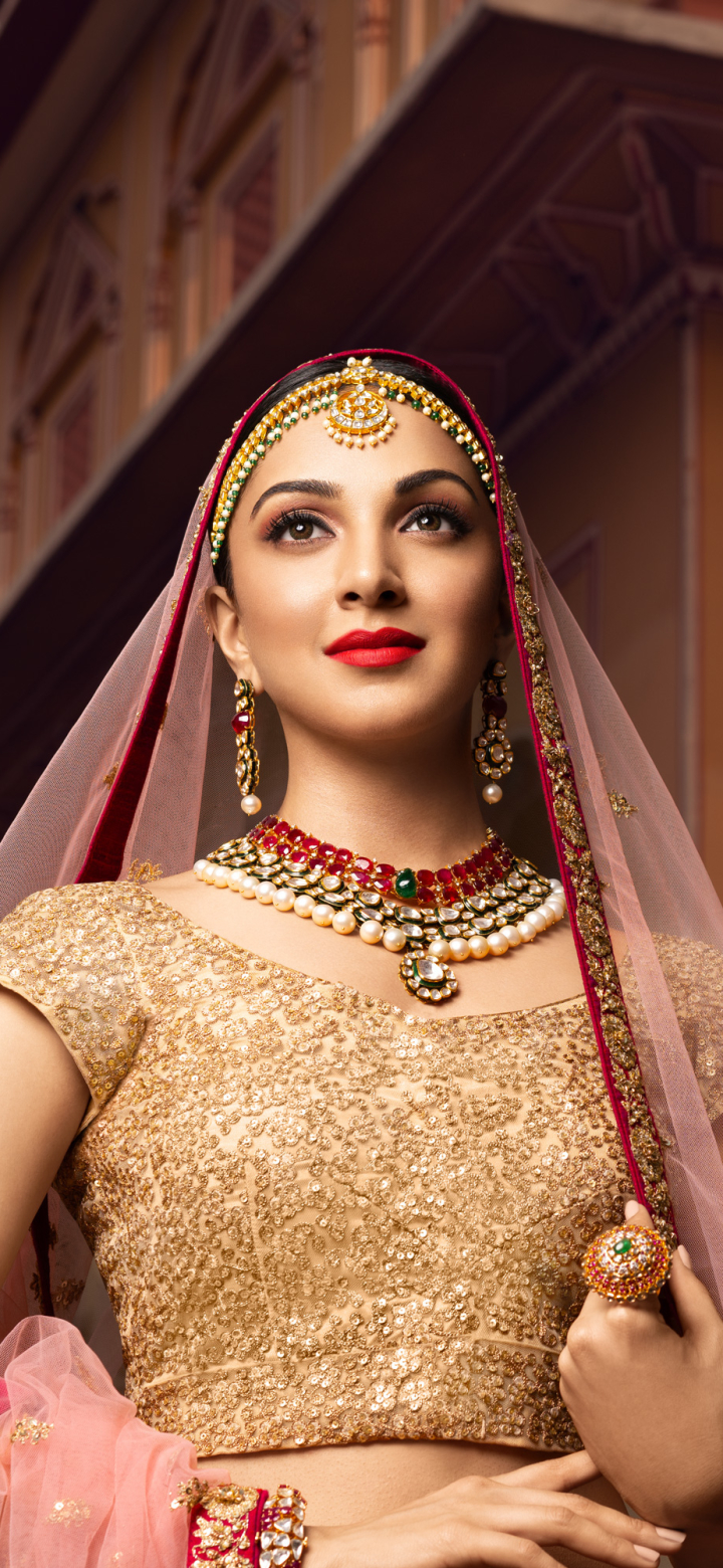 Téléchargez des papiers peints mobile Bijoux, Indien, Célébrités, Actrice, Rouge À Lèvres, Bollywood, Kiara Advani gratuitement.