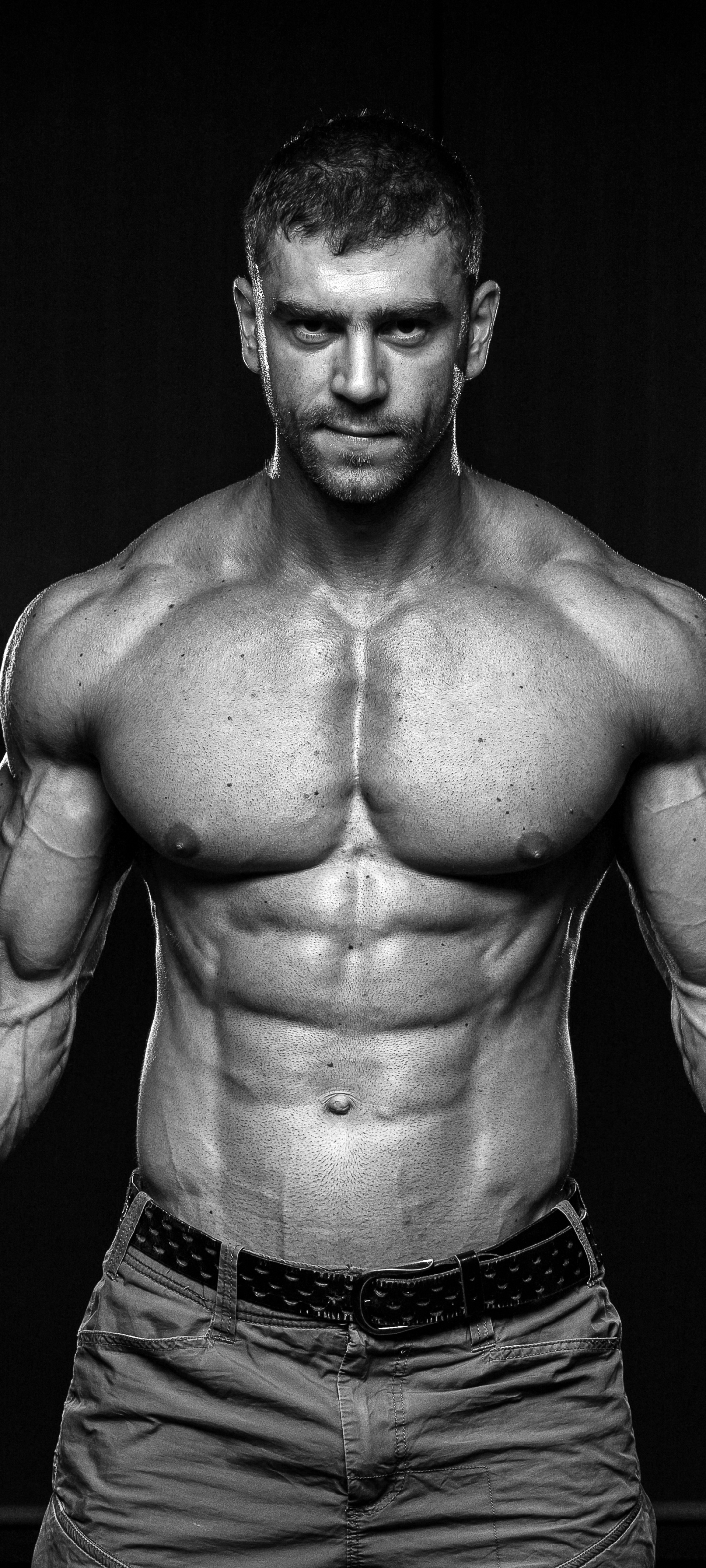 Download mobile wallpaper Sports, Model, Muscle, Weightlifting, Black & White for free.