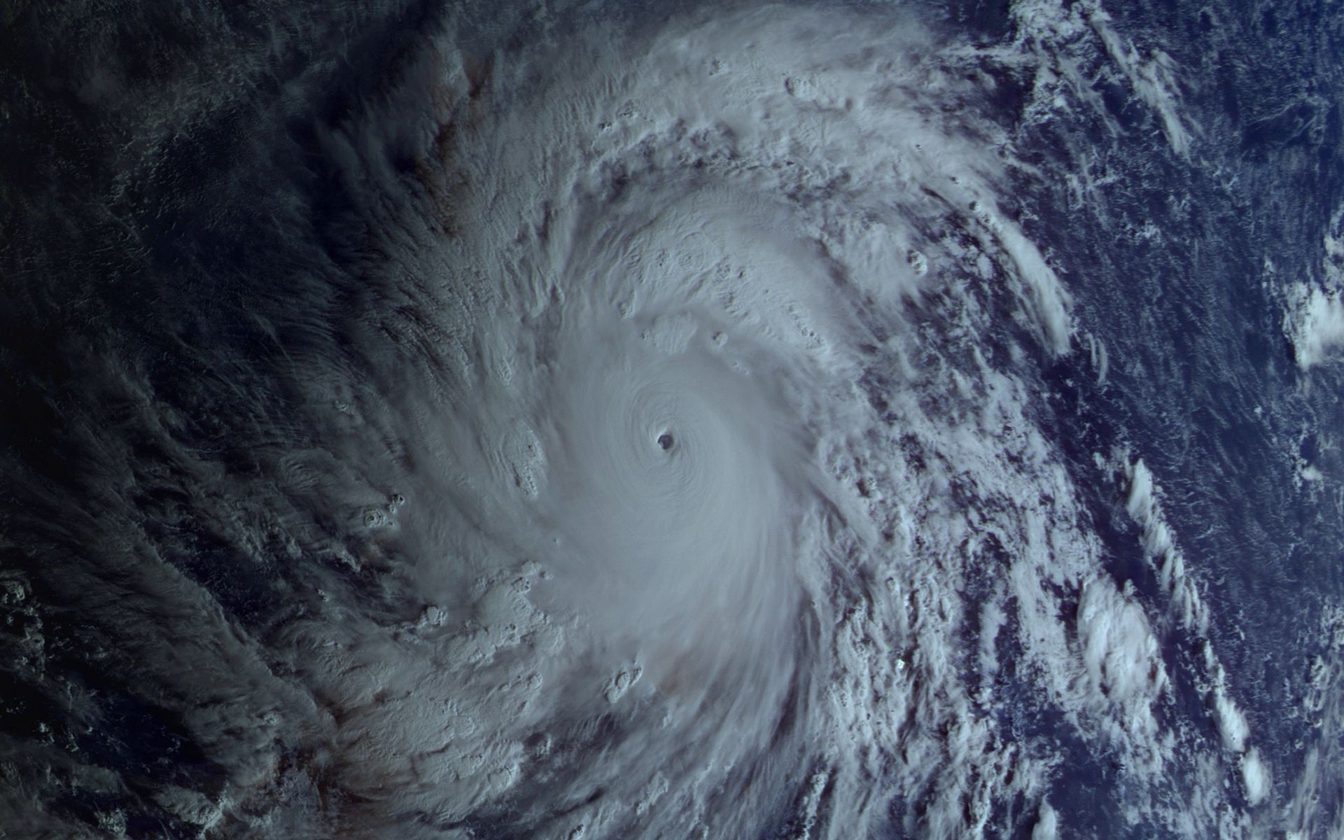 74808 скачать картинку тайфун, япония, природа, космос, вращение, 2014 - обои и заставки бесплатно