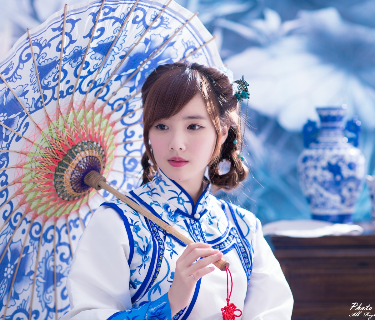 Handy-Wallpaper Vase, Regenschirm, Modell, Frauen, Asiatisch, Asiatinnen, Taiwanese, Traditionelles Kostüm, Yu Chen Zheng kostenlos herunterladen.