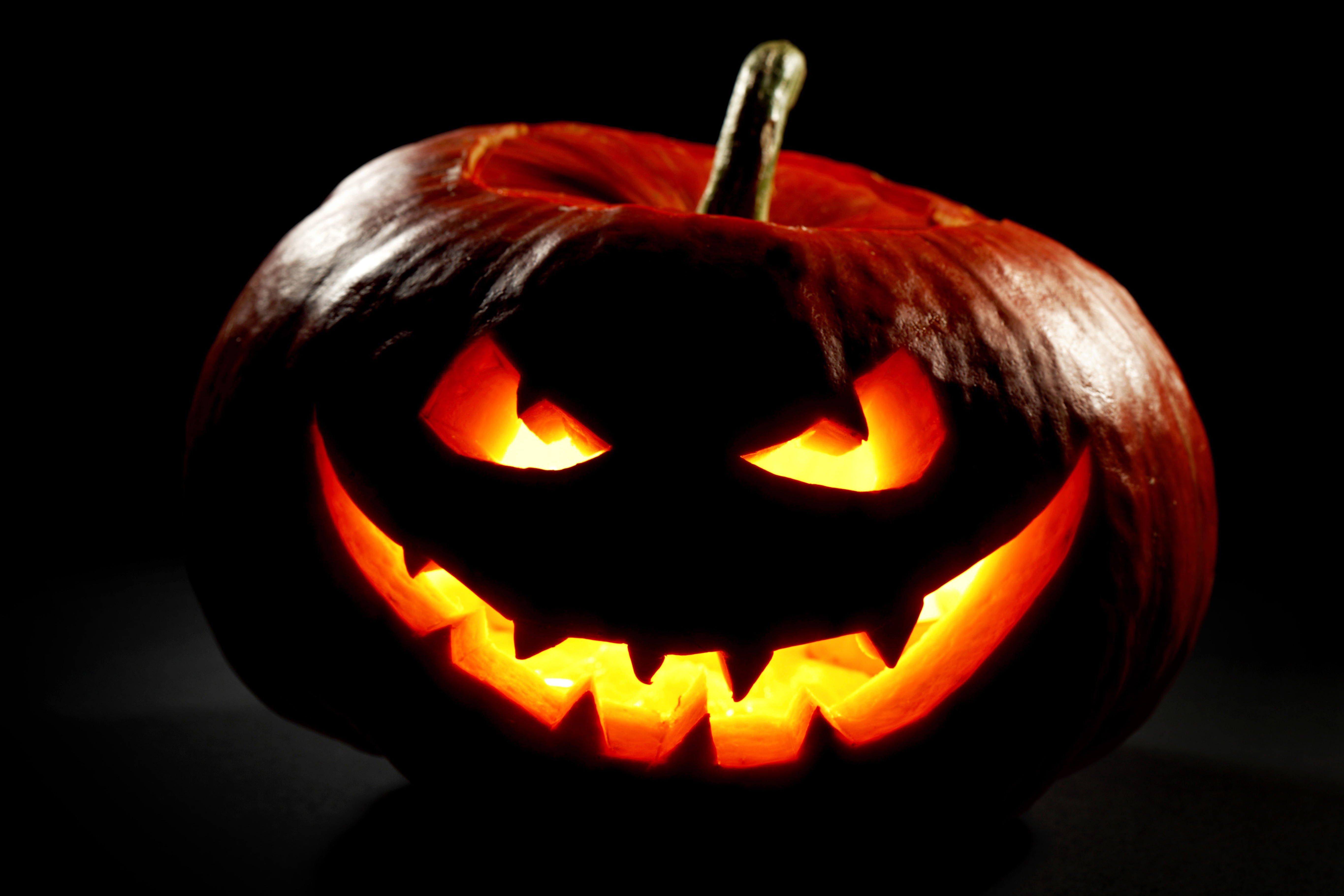 Téléchargez des papiers peints mobile Halloween, Citrouille, Lumière, Vacances, Bougie, Citrouille D'halloween gratuitement.