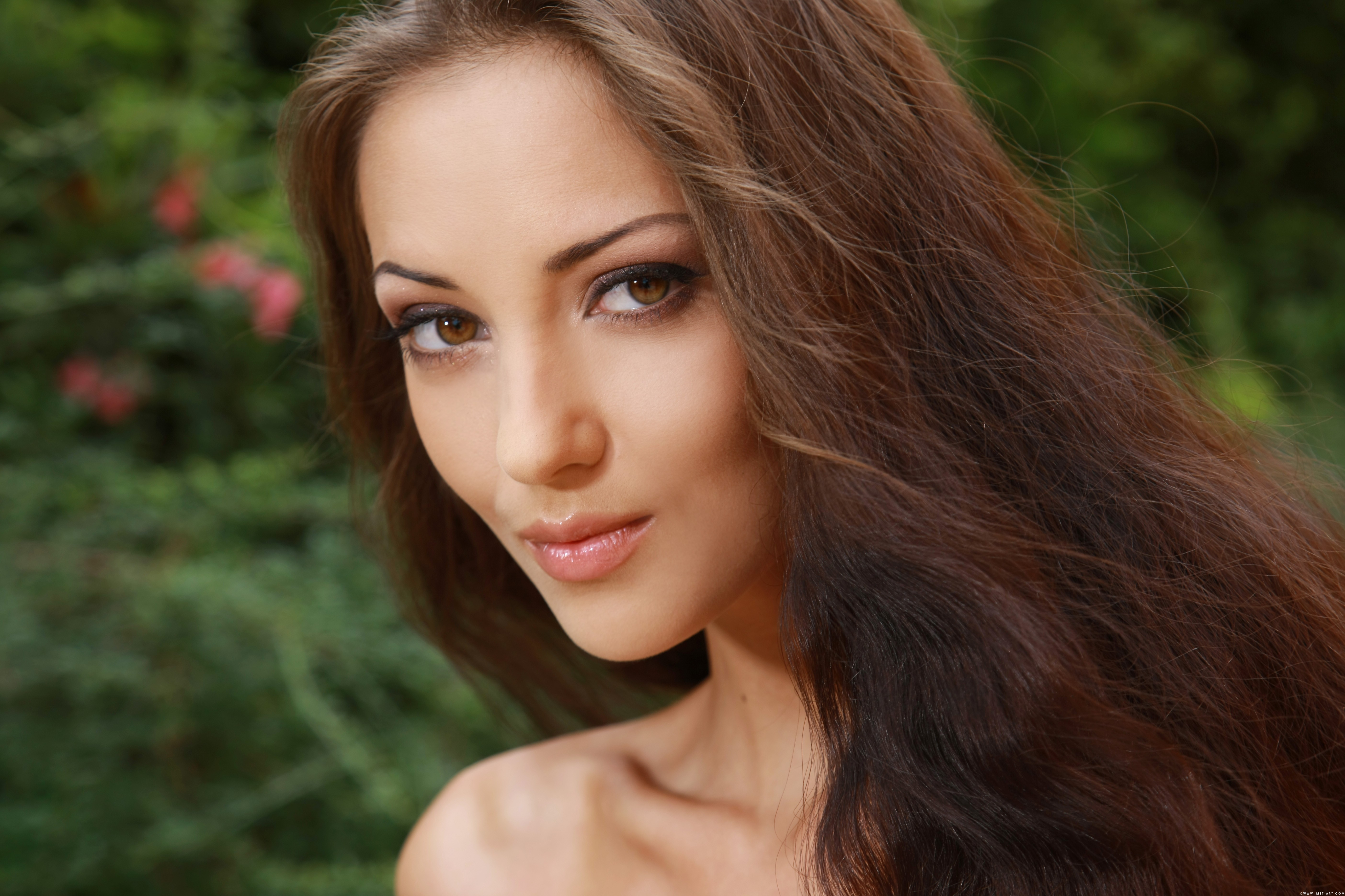 women, anna sbitnaya, brown eyes, brown hair, close up, face, long hair, model, smile