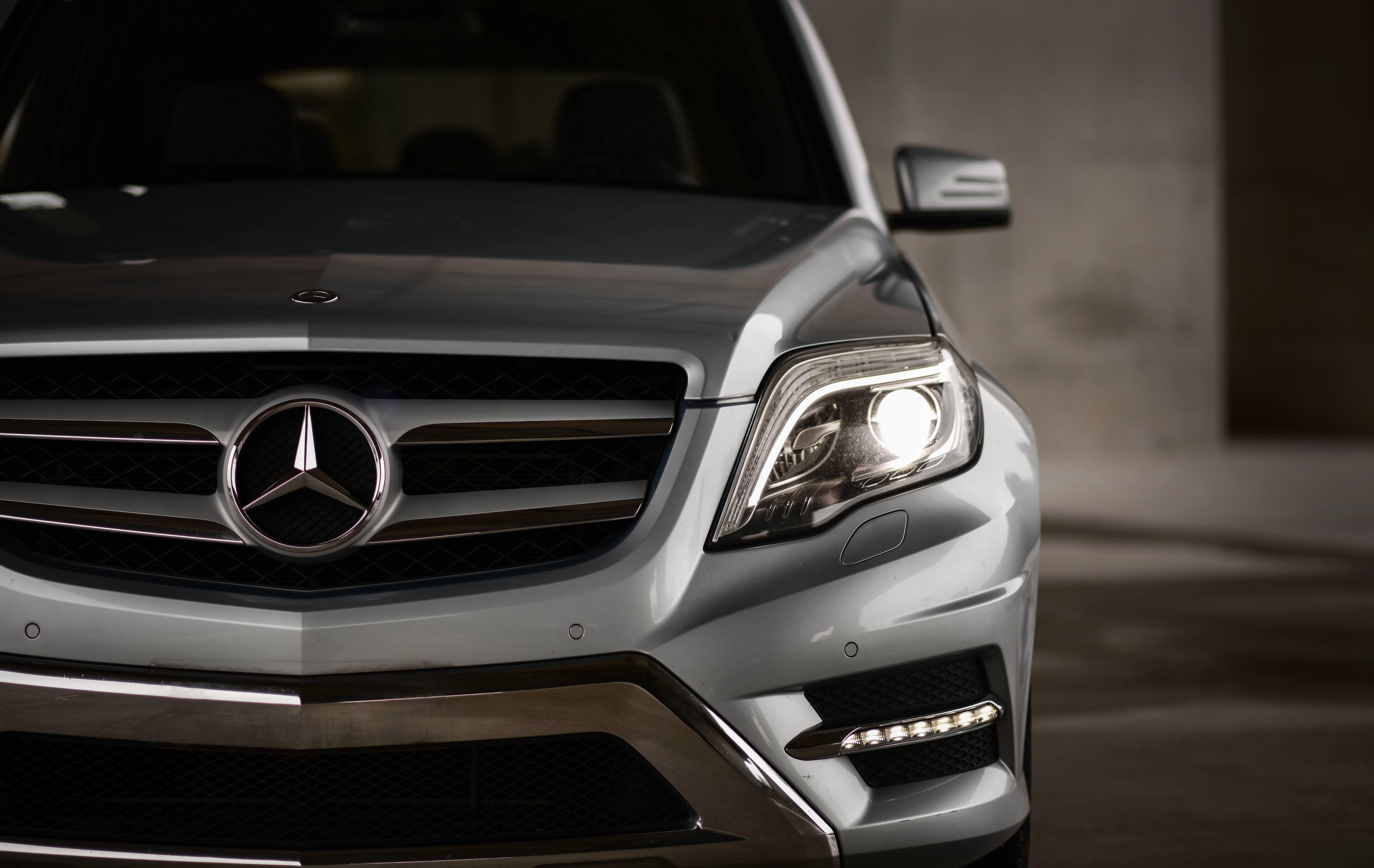 Die besten Mercedes Benz Glk350-Hintergründe für den Telefonbildschirm