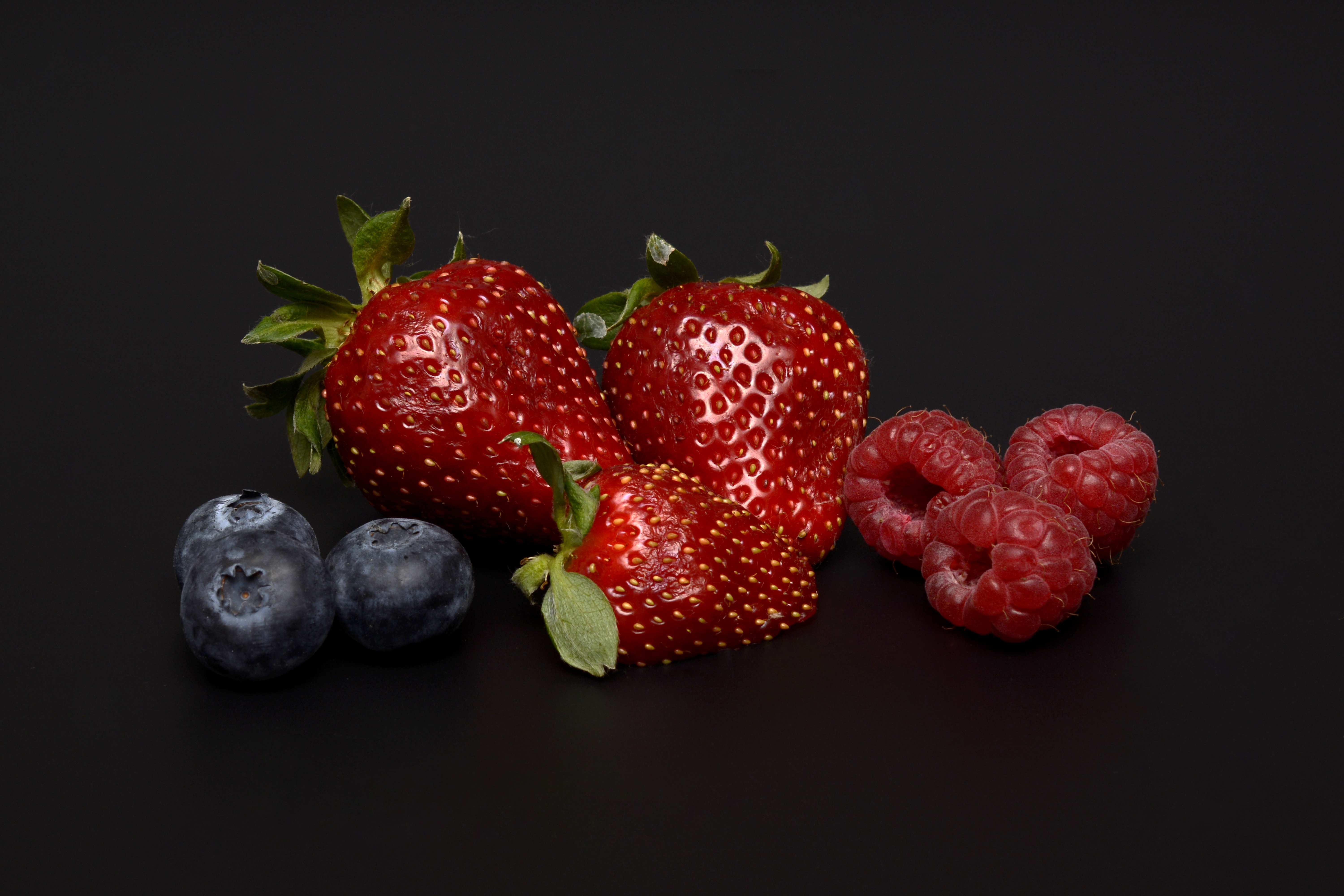 Download mobile wallpaper Food, Berries, Raspberry, Bilberries, Strawberry for free.