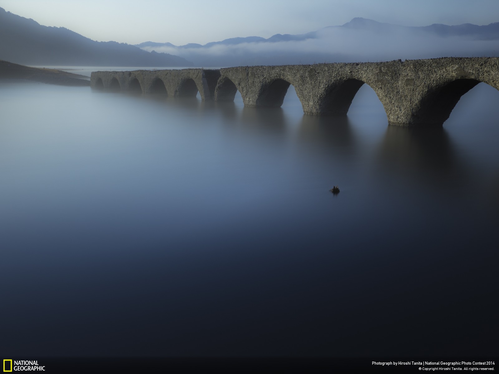 Laden Sie das Wasser, Nebel, Fluss, Brücke, Ruinen, Brücken, Menschengemacht, Meereslandschaft-Bild kostenlos auf Ihren PC-Desktop herunter