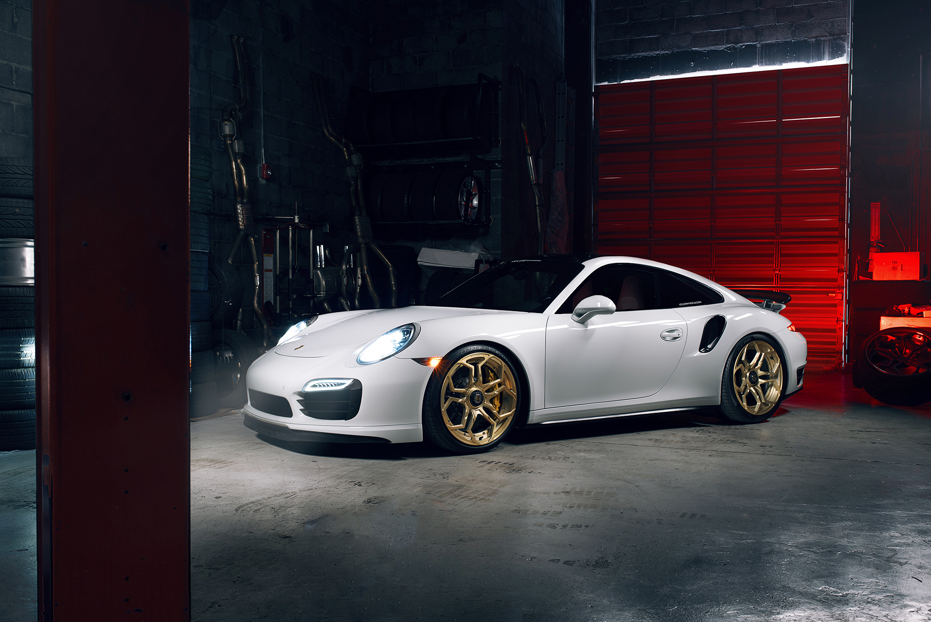 Handy-Wallpaper Porsche, Porsche 911, Autos, Fahrzeuge, Weißes Auto, Porsche 911 Turbo kostenlos herunterladen.