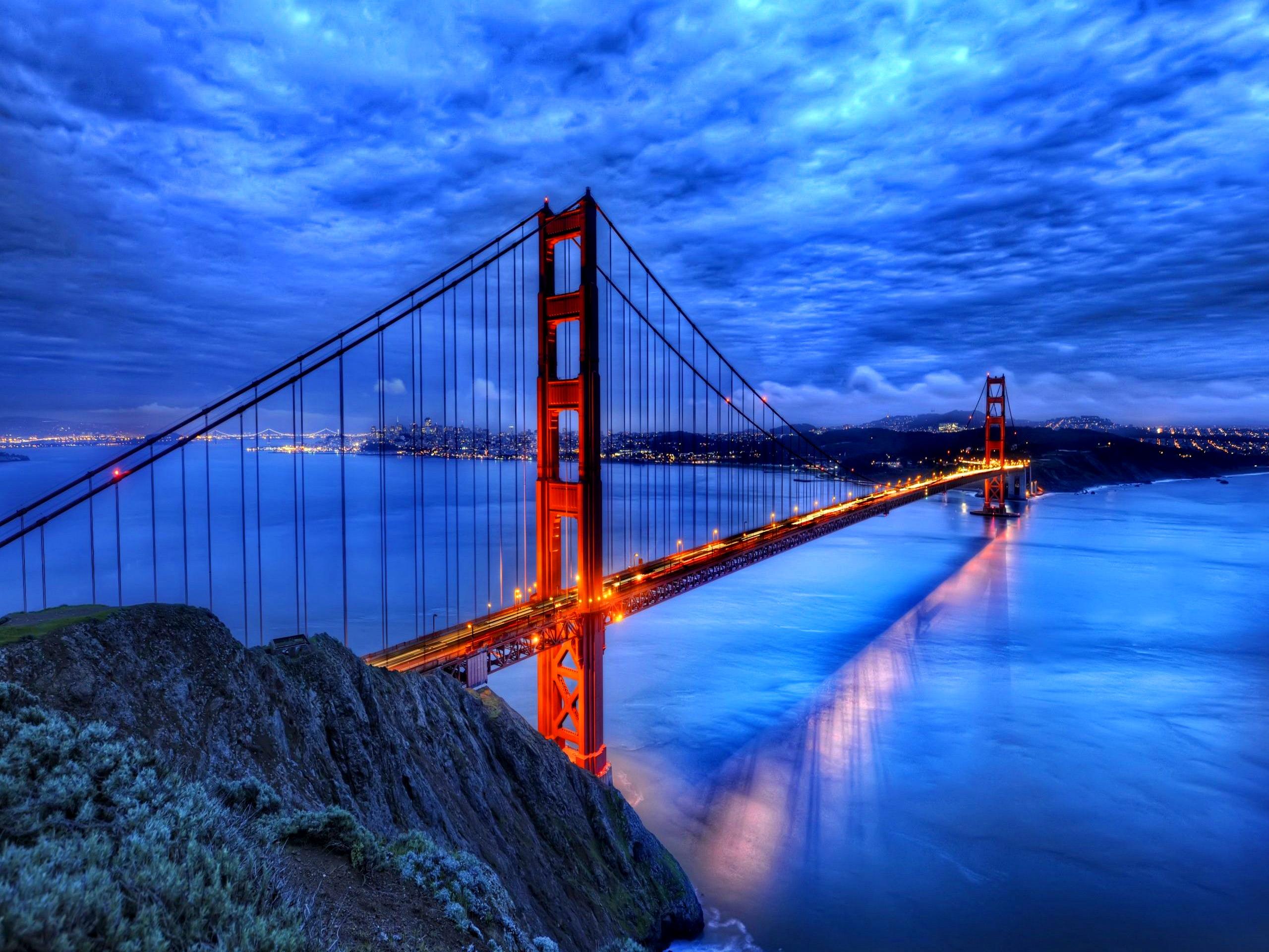 Скачать картинку Мосты, Свет, Синий, Сумерки, Мост, Hdr, Сан Франциско, Золотые Ворота, Сделано Человеком в телефон бесплатно.
