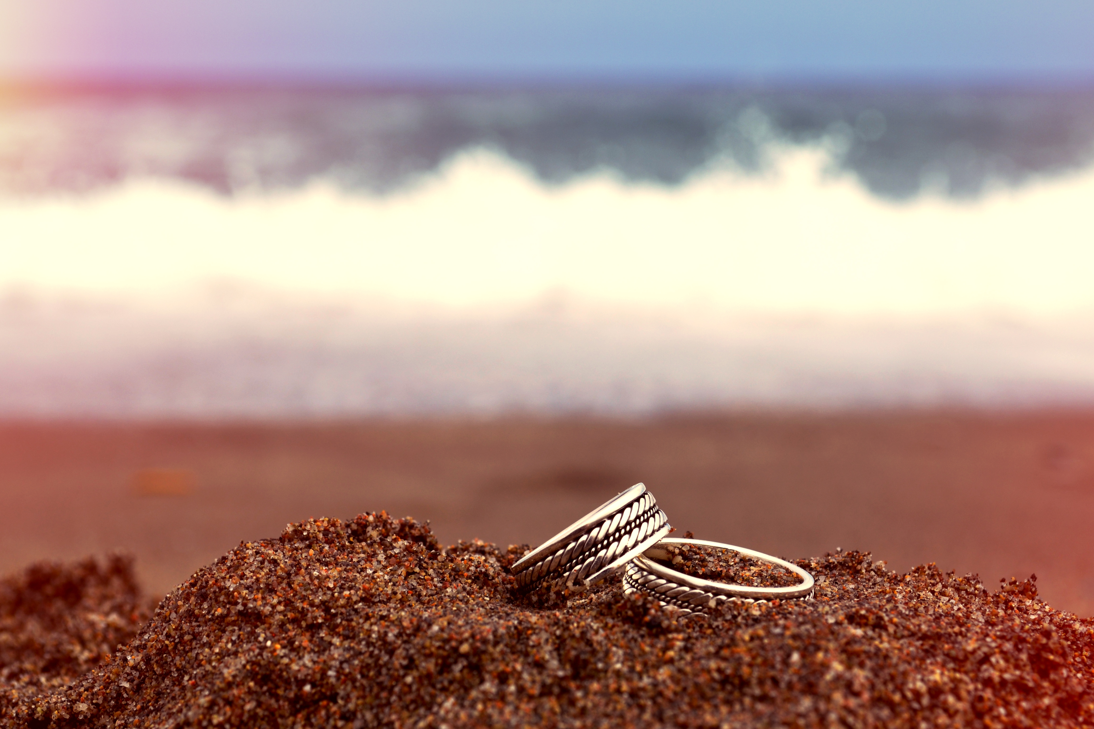 Free download wallpaper Sea, Sand, Love, Jewelry, Ocean, Ring, Romantic, Man Made on your PC desktop