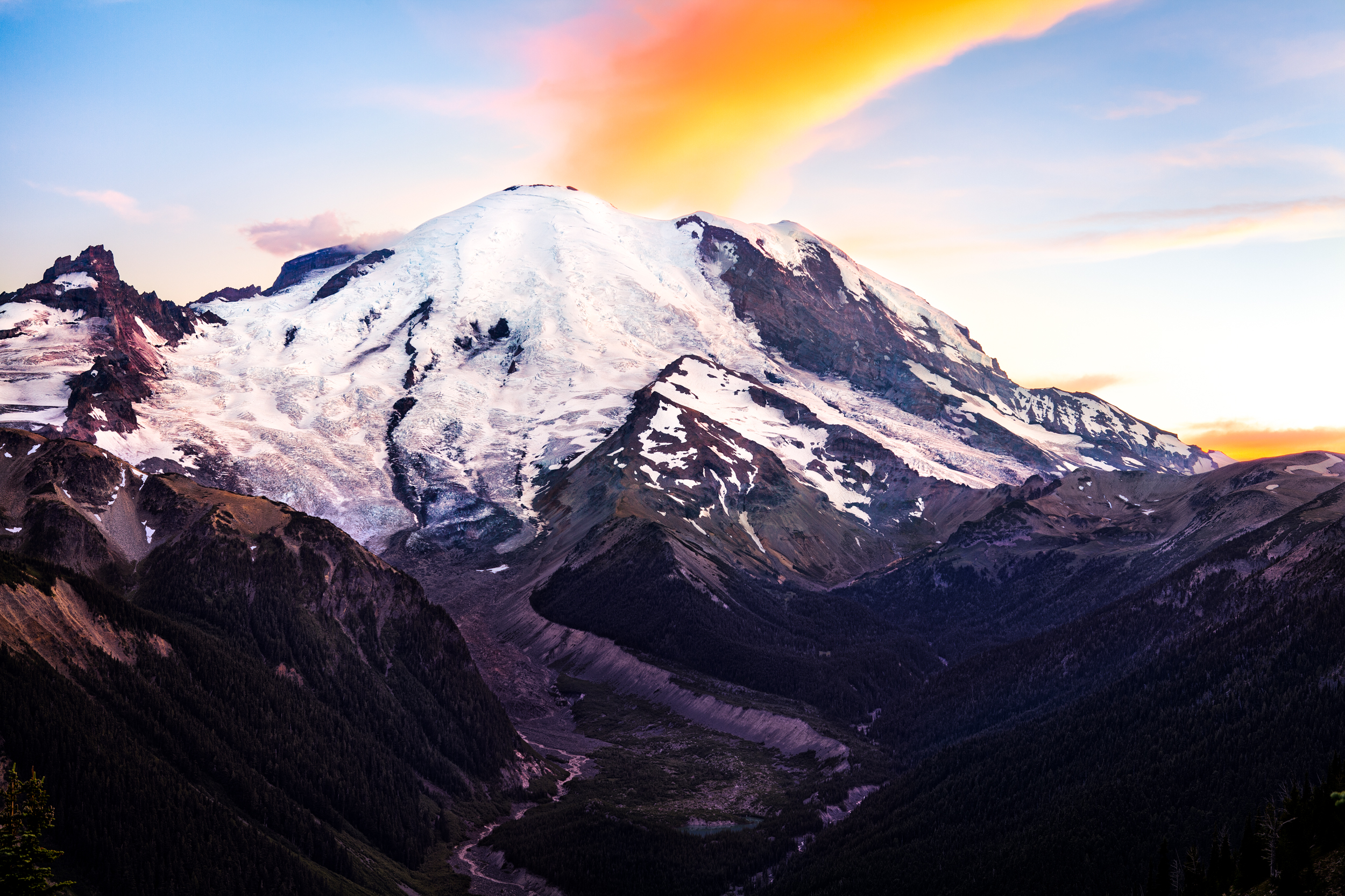 Download mobile wallpaper Nature, Mountains, Snow, Mountain, Earth, Mount Rainier for free.