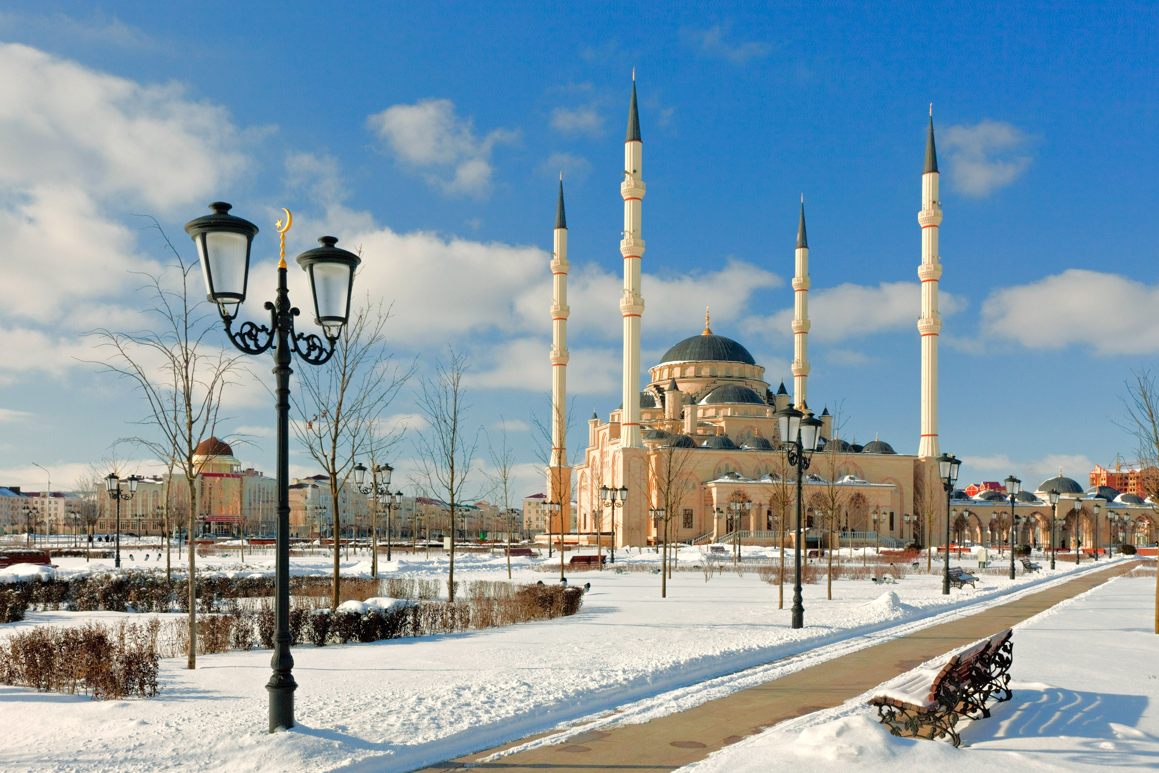138944 скачать обои мечеть, чечня, минарет, снег, города - заставки и картинки бесплатно