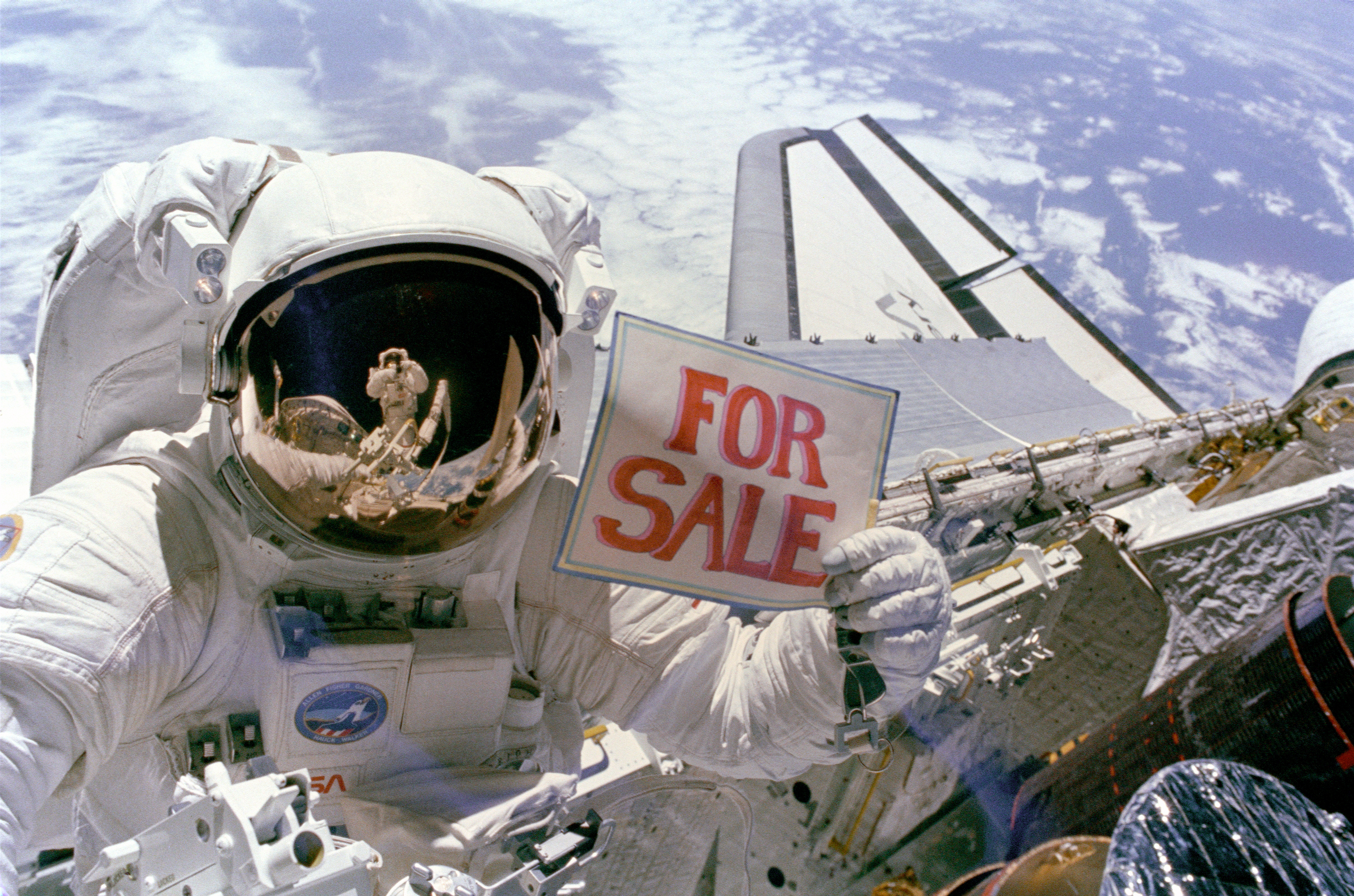 717938 скачать картинку космонавт, космос, сделано человеком, наса, спутник - обои и заставки бесплатно