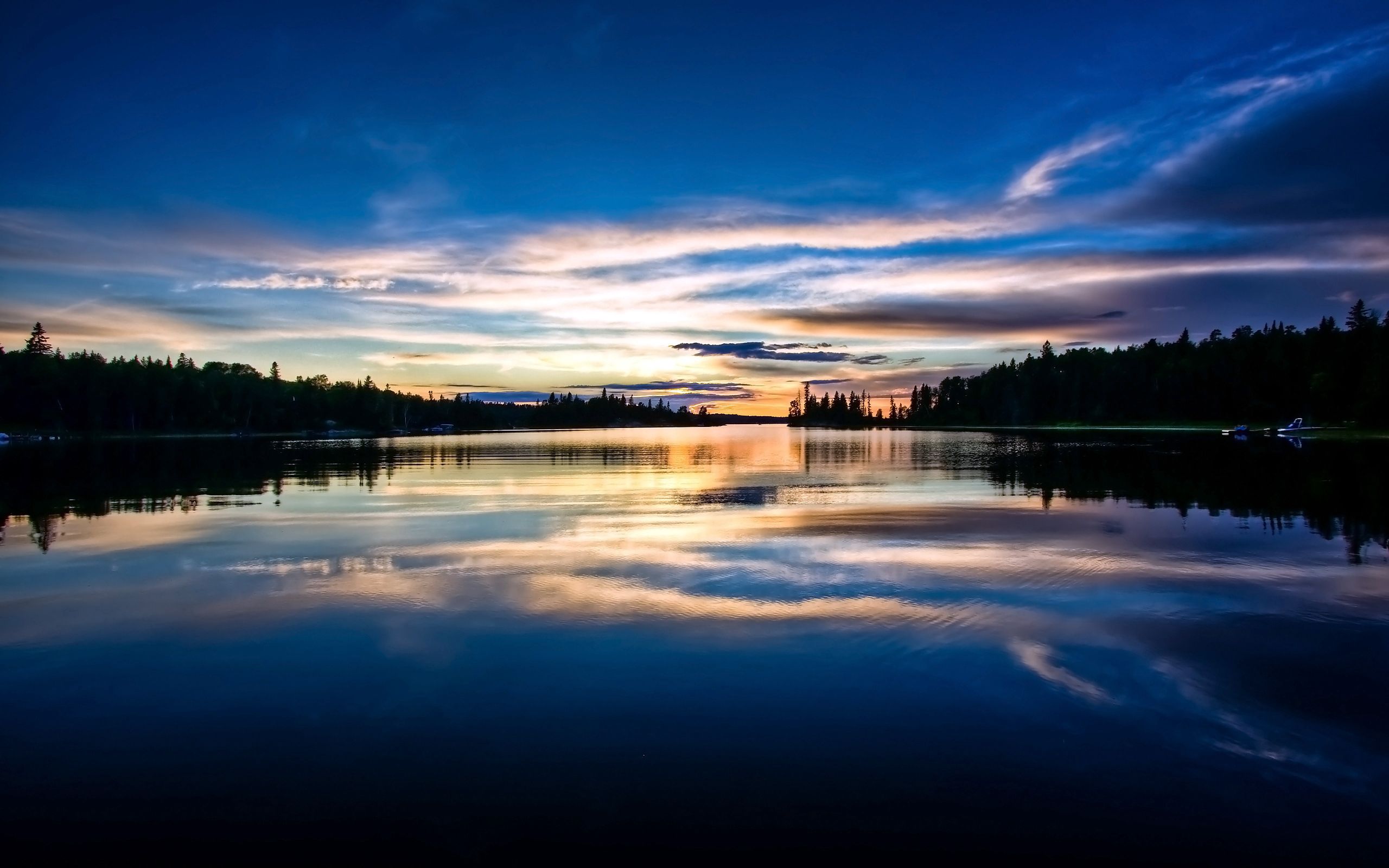 Laden Sie das Ufer, See, Reflexion, Morgen, Die Ufer, Clouds, Natur, Wasser, Sky-Bild kostenlos auf Ihren PC-Desktop herunter