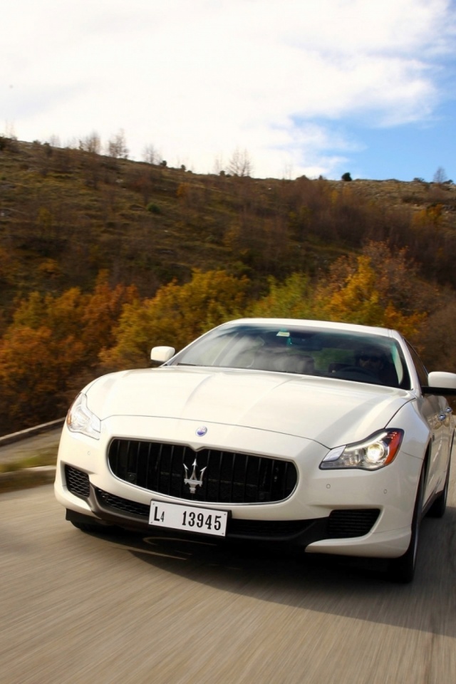 Handy-Wallpaper Maserati, Maserati Quattroporte, Fahrzeuge, Weißes Auto kostenlos herunterladen.