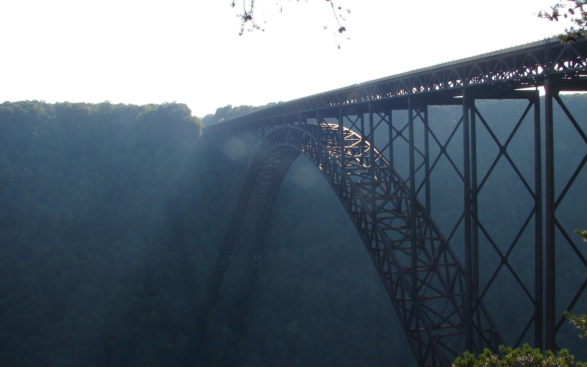 Скачать обои Мост Через Ущелье Нью Ривер на телефон бесплатно