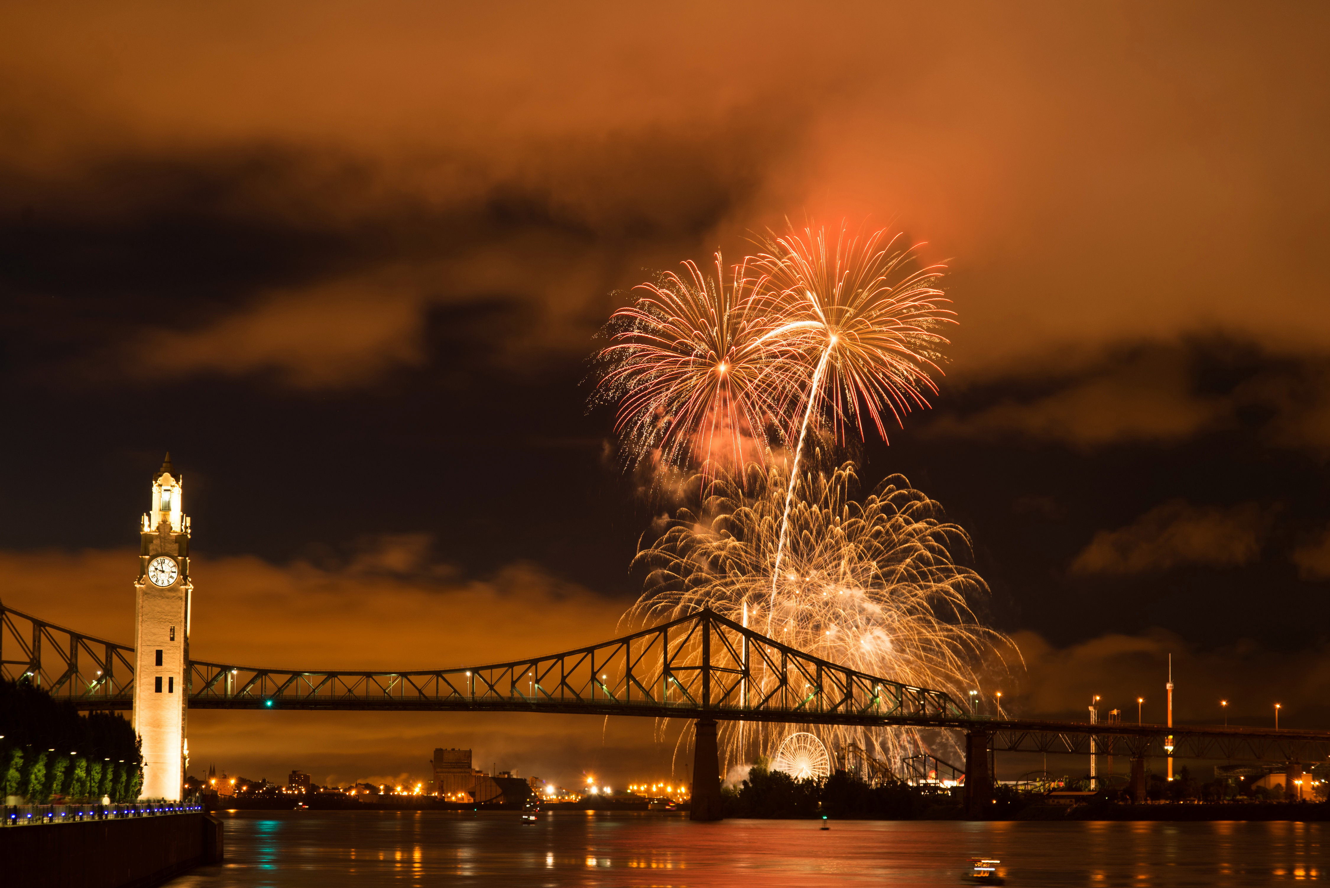 802386壁紙のダウンロード写真撮影, 花火, 橋, カナダ, 光, モントリオール, 夜, オレンジ色）, 川-スクリーンセーバーと写真を無料で