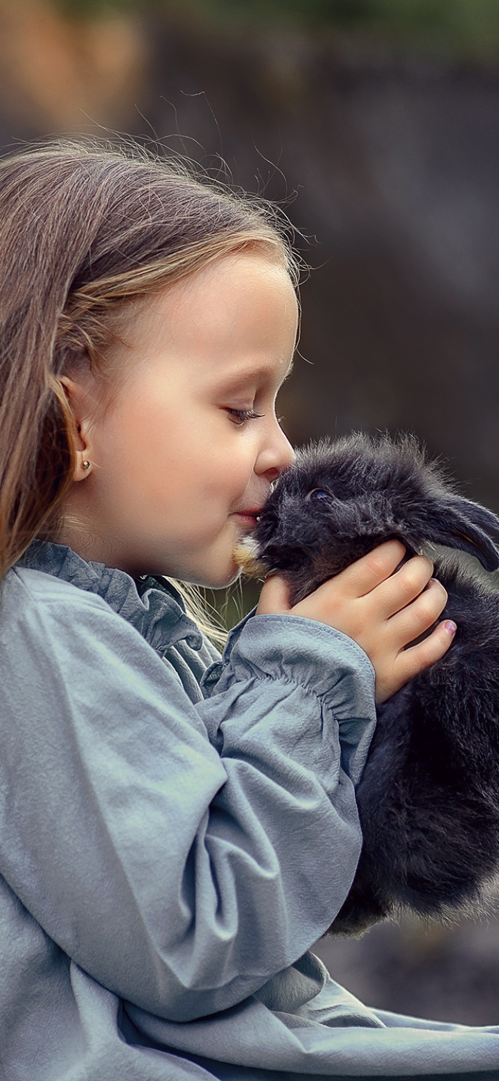 Handy-Wallpaper Kaninchen, Kind, Hase, Fotografie, Kleines Mädchen kostenlos herunterladen.
