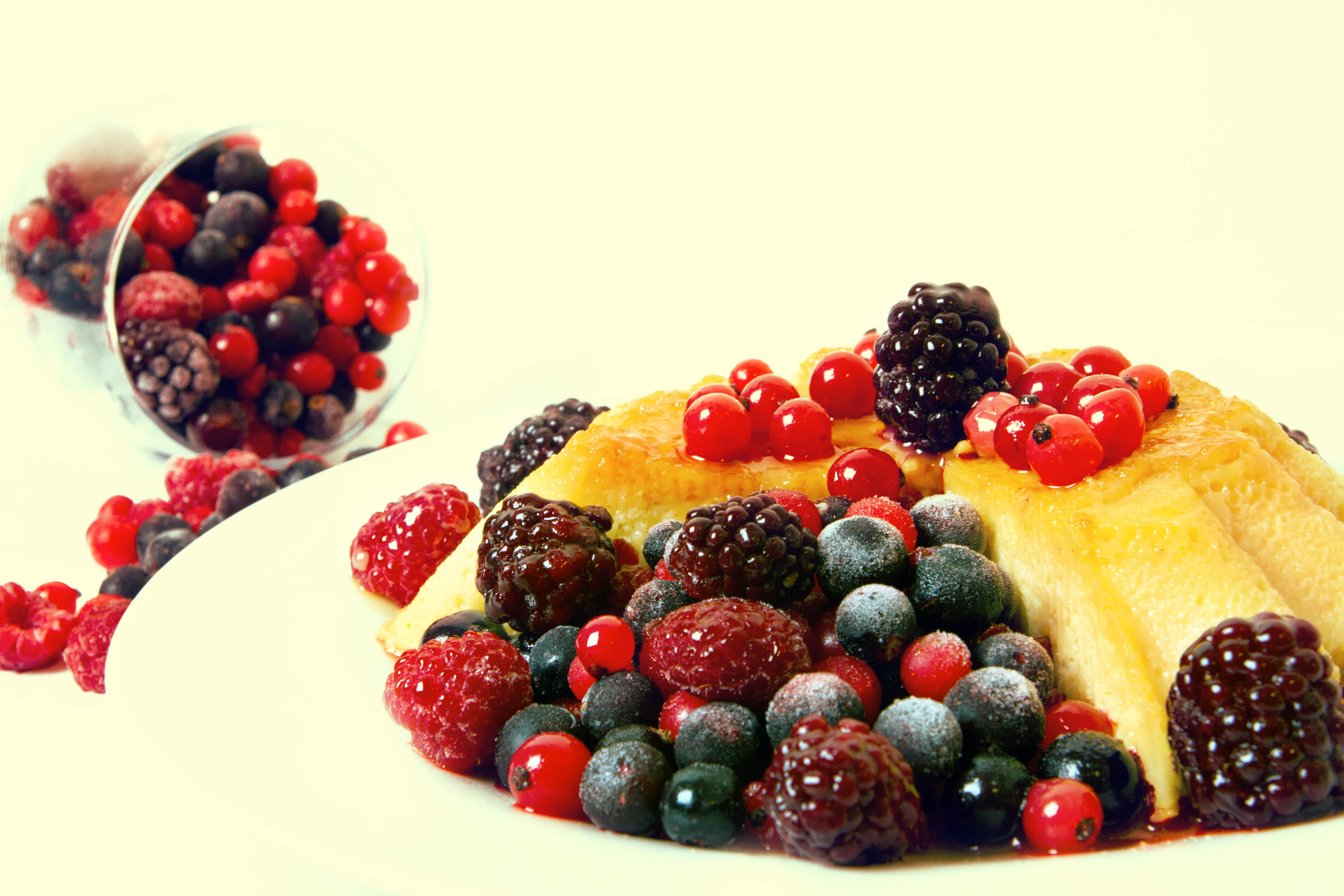 Download mobile wallpaper Food, Blueberry, Raspberry, Blackberry, Berry, Fruit, Currants for free.