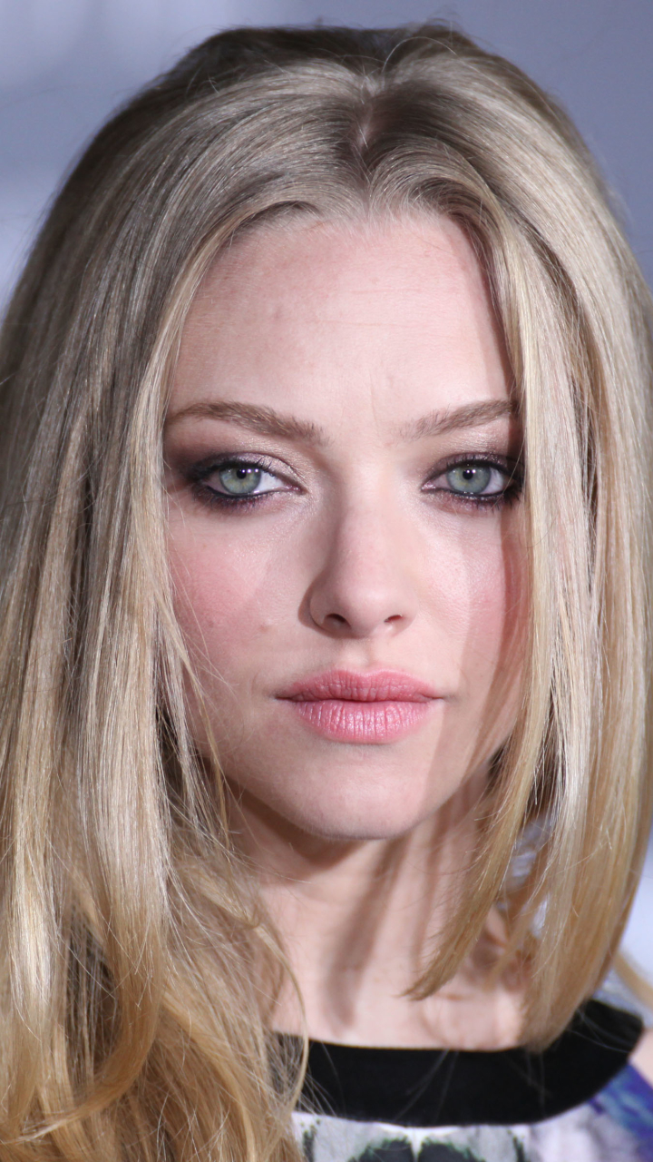 Download mobile wallpaper Celebrity, Amanda Seyfried for free.