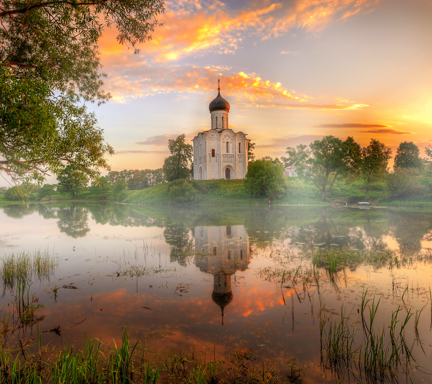 Download mobile wallpaper Architecture, Dawn, Building, Lake, Reflection, Church, Dome, Churches, Religious for free.