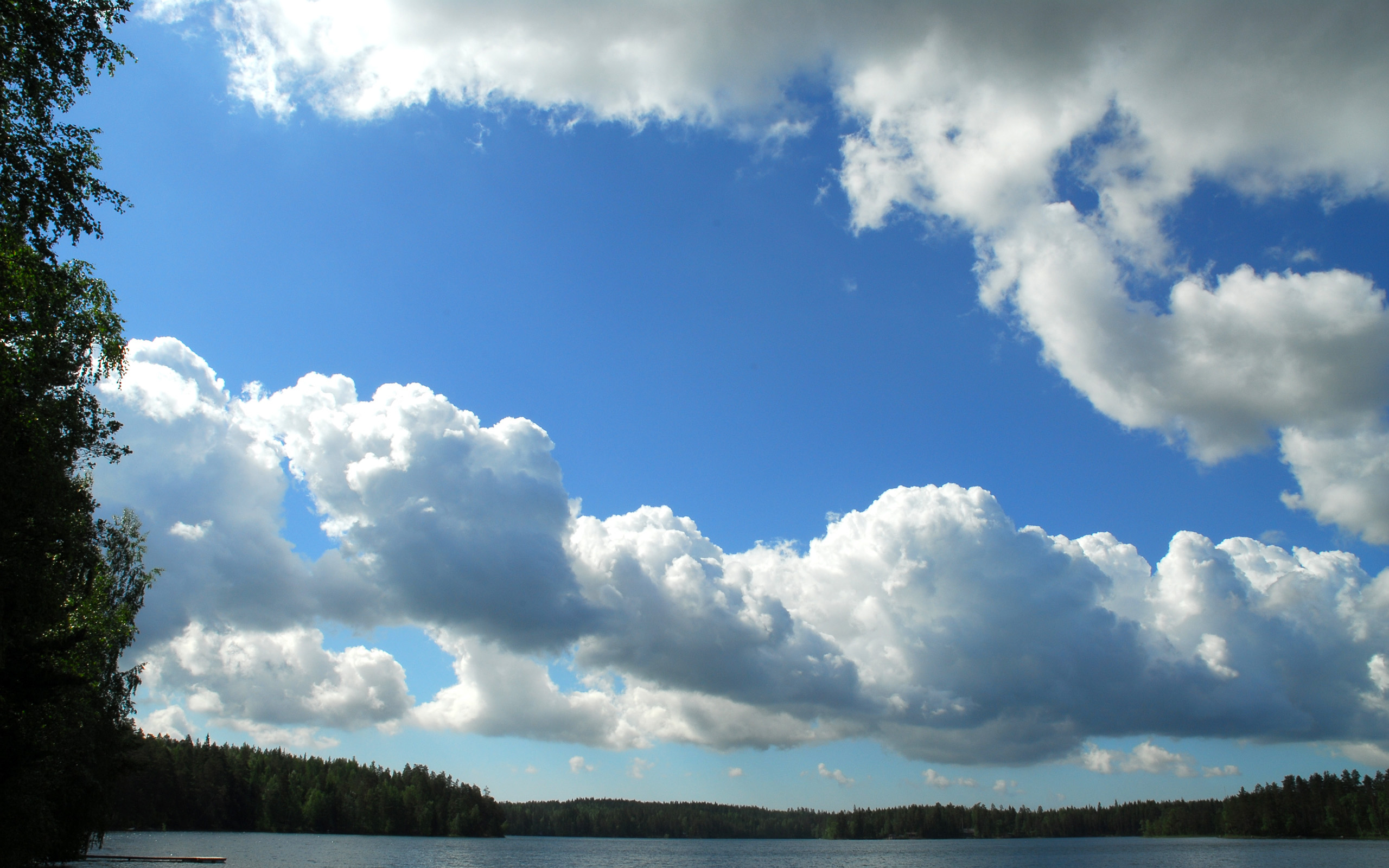 Скачать картинку Озеро, Панорама, Облако, Земля/природа в телефон бесплатно.