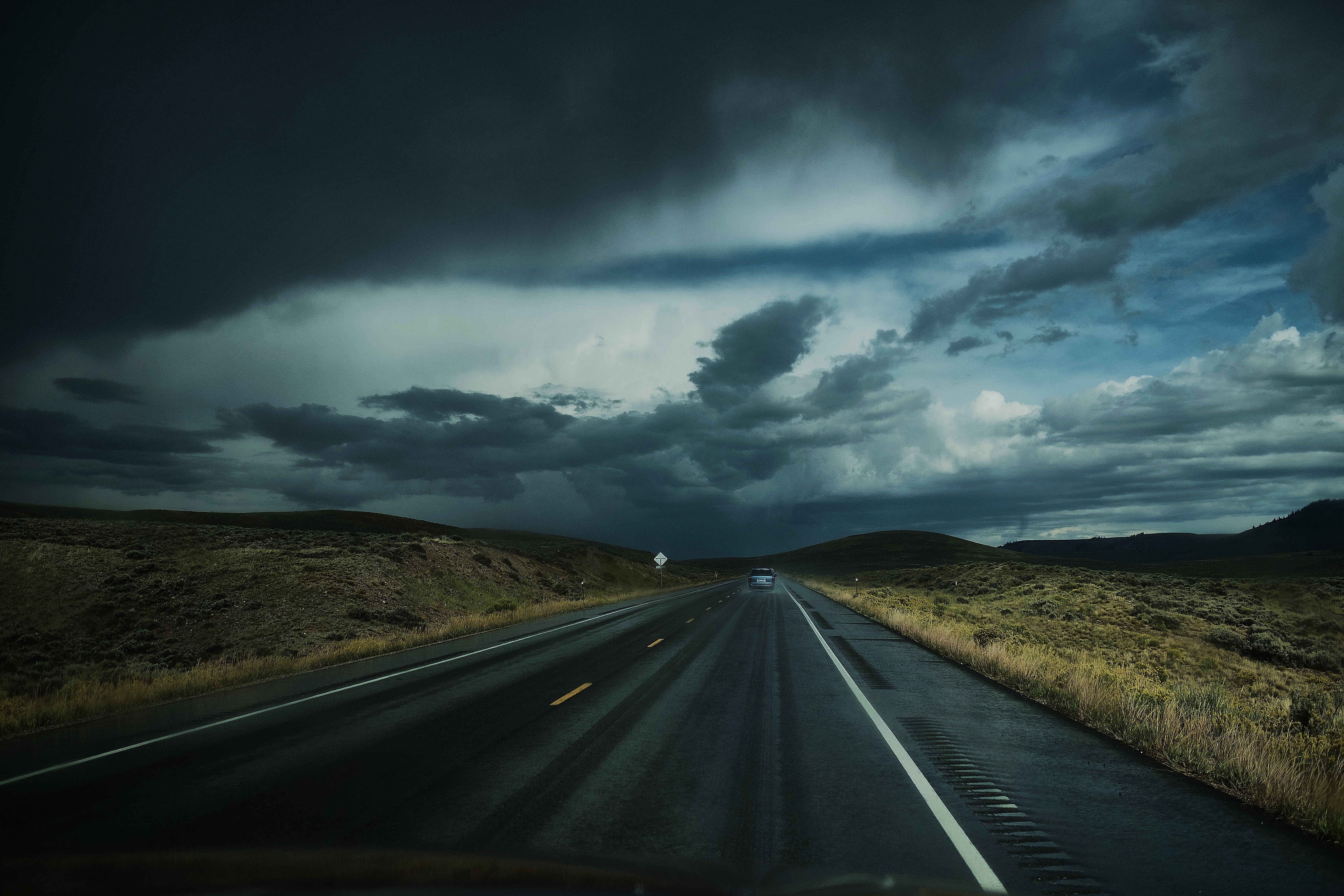 Free download wallpaper Clouds, Road, Traffic, Movement, Nature, Auto on your PC desktop